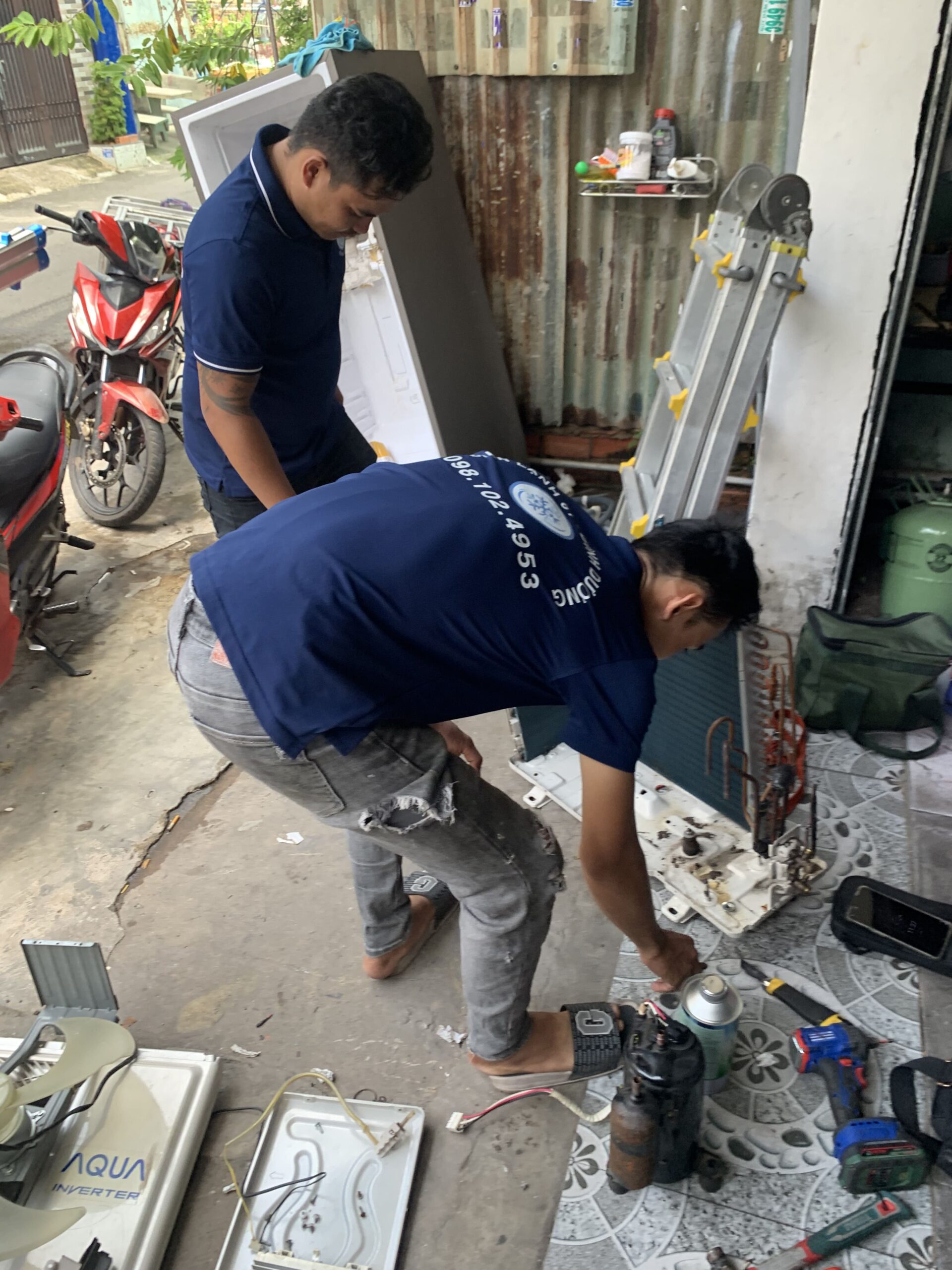 Kiểm tra gas miễn phí kèm vệ sinh máy lạnh tại Thuận An