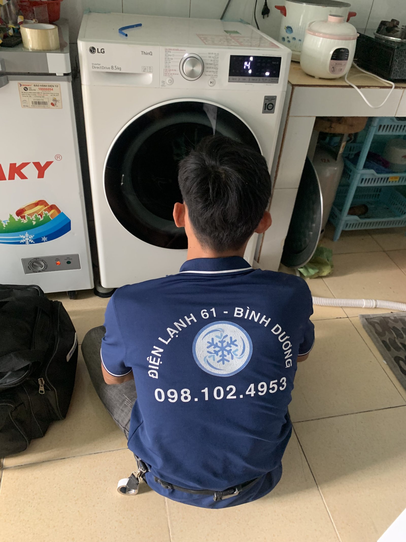 Kiểm tra máy giặt LG báo lỗi không vắt