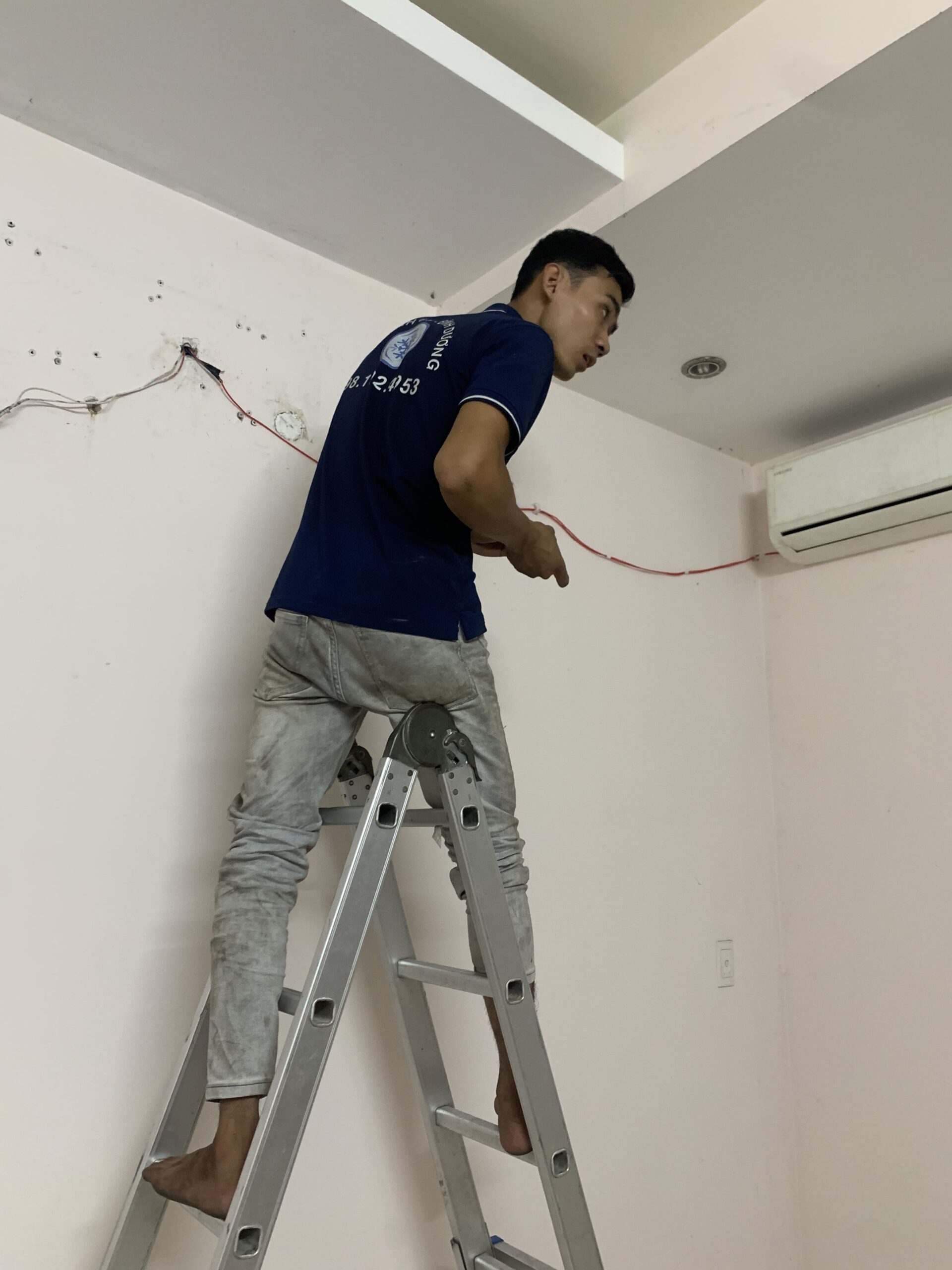 Kiem-tra-va-nap-gas-bo-sung-cho-may-lanh-sau-khi-di-doi-tai-khu-vuc-Di-An Kiểm tra và nạp gas bổ sung cho máy lạnh sau khi di dời tại khu vực Dĩ An