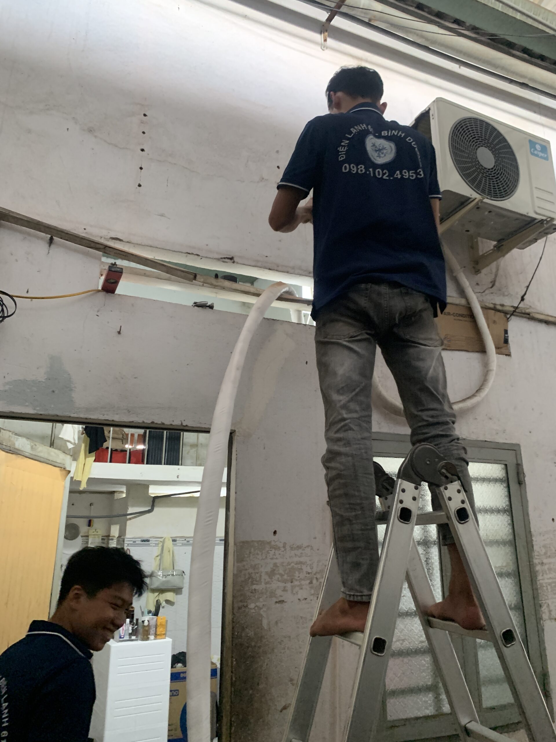 Lắp đặt máy lạnh Daikin cho phòng trọ tại Dĩ An