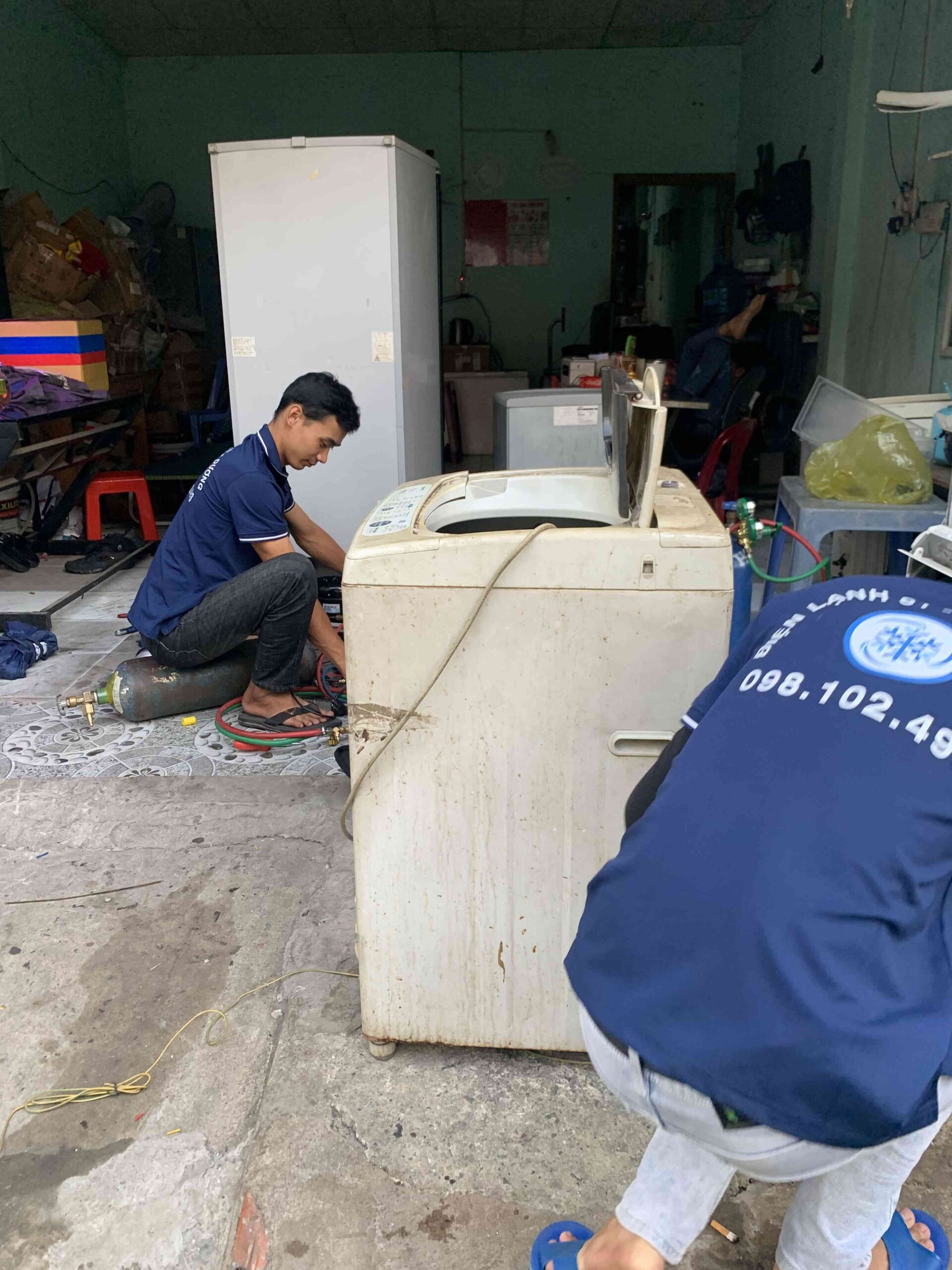 Sửa máy giặt tại nhà của khách Thuận An Sửa máy giặt tại nhà của khách Thuận An