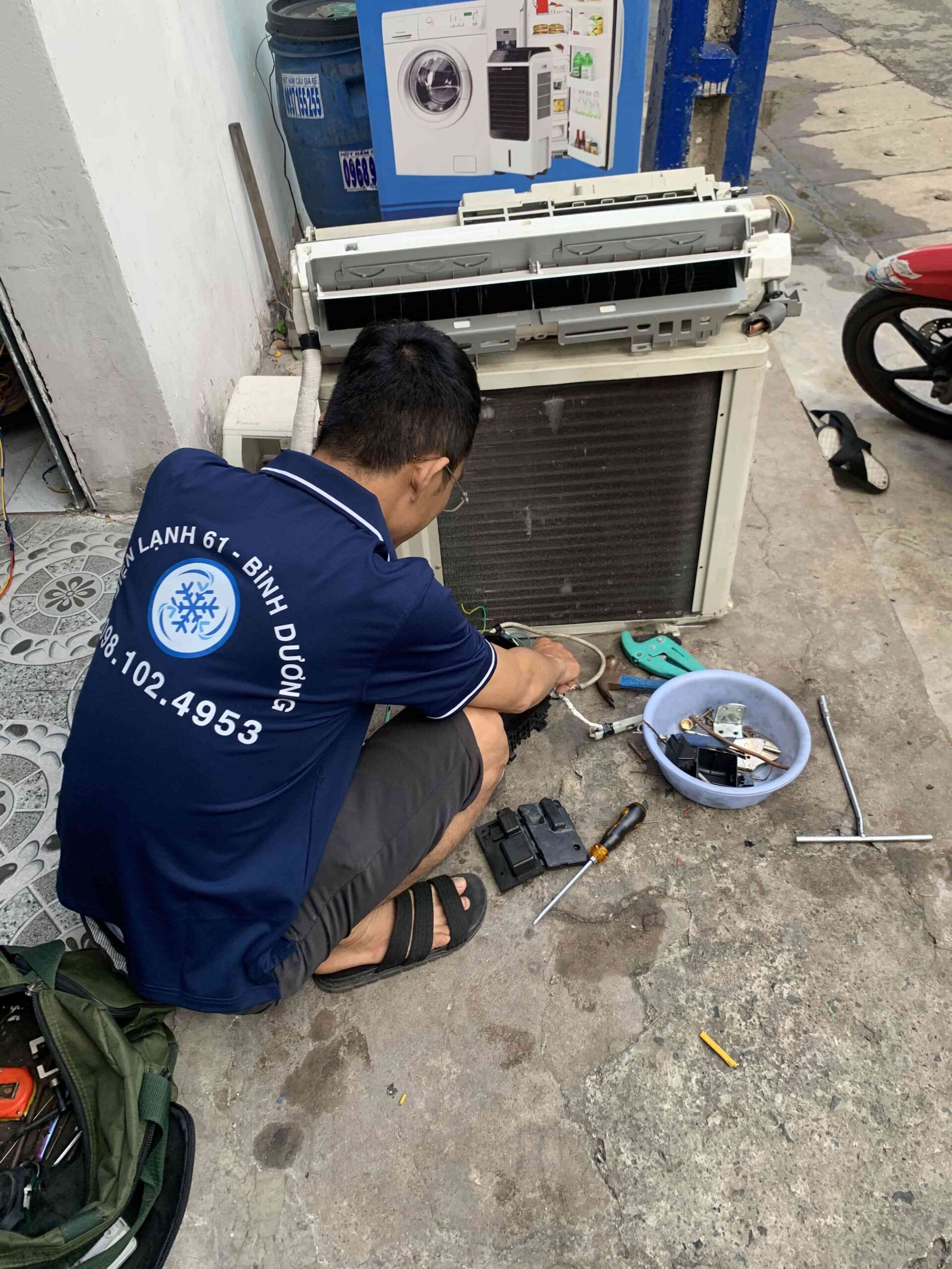 Sửa máy lạnh Dĩ An Điện Lạnh 61 Sửa máy lạnh Dĩ An Điện Lạnh 61