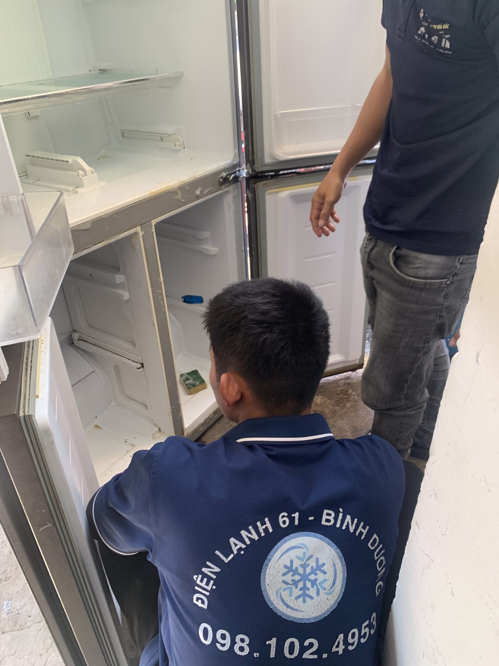 Sửa tủ lạnh LG Side by Side hỏng bo mạch mất nguồn nhanh chóng