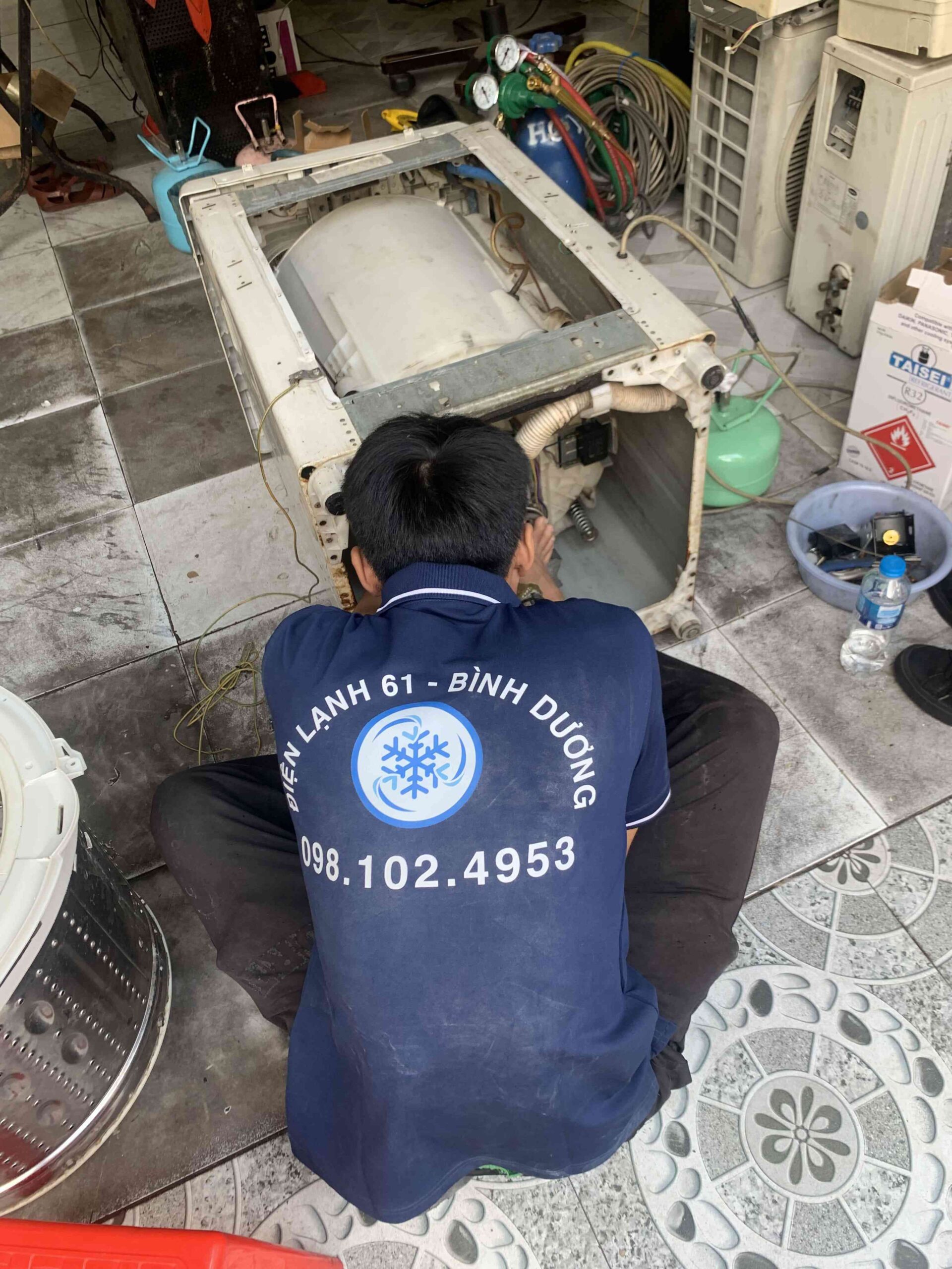 Tháo lồng máy giặt để sửa chữa Tháo lồng máy giặt để sửa chữa