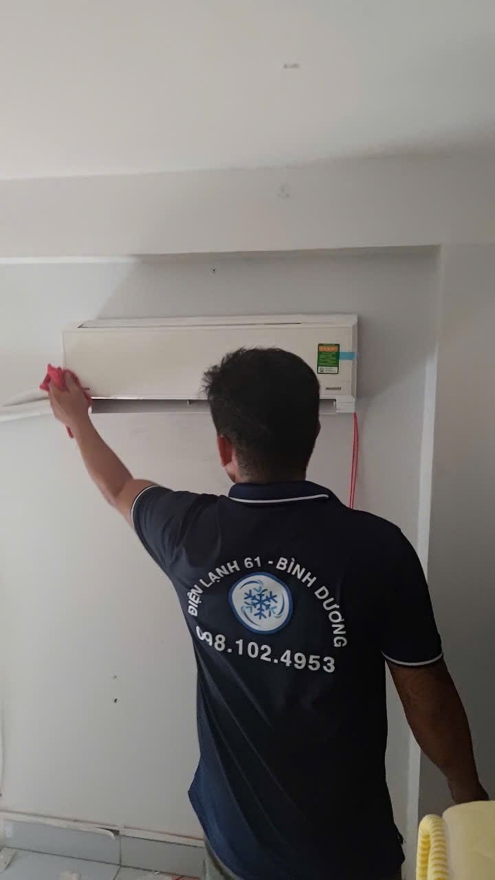Vệ sinh máy lạnh Thuận An cho công ty Vệ sinh máy lạnh Thuận An cho công ty