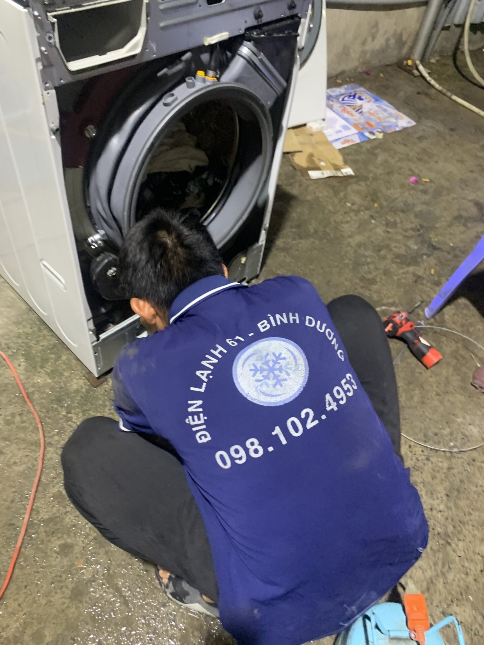 Vệ sinh ron máy giặt Samsung cửa ngang