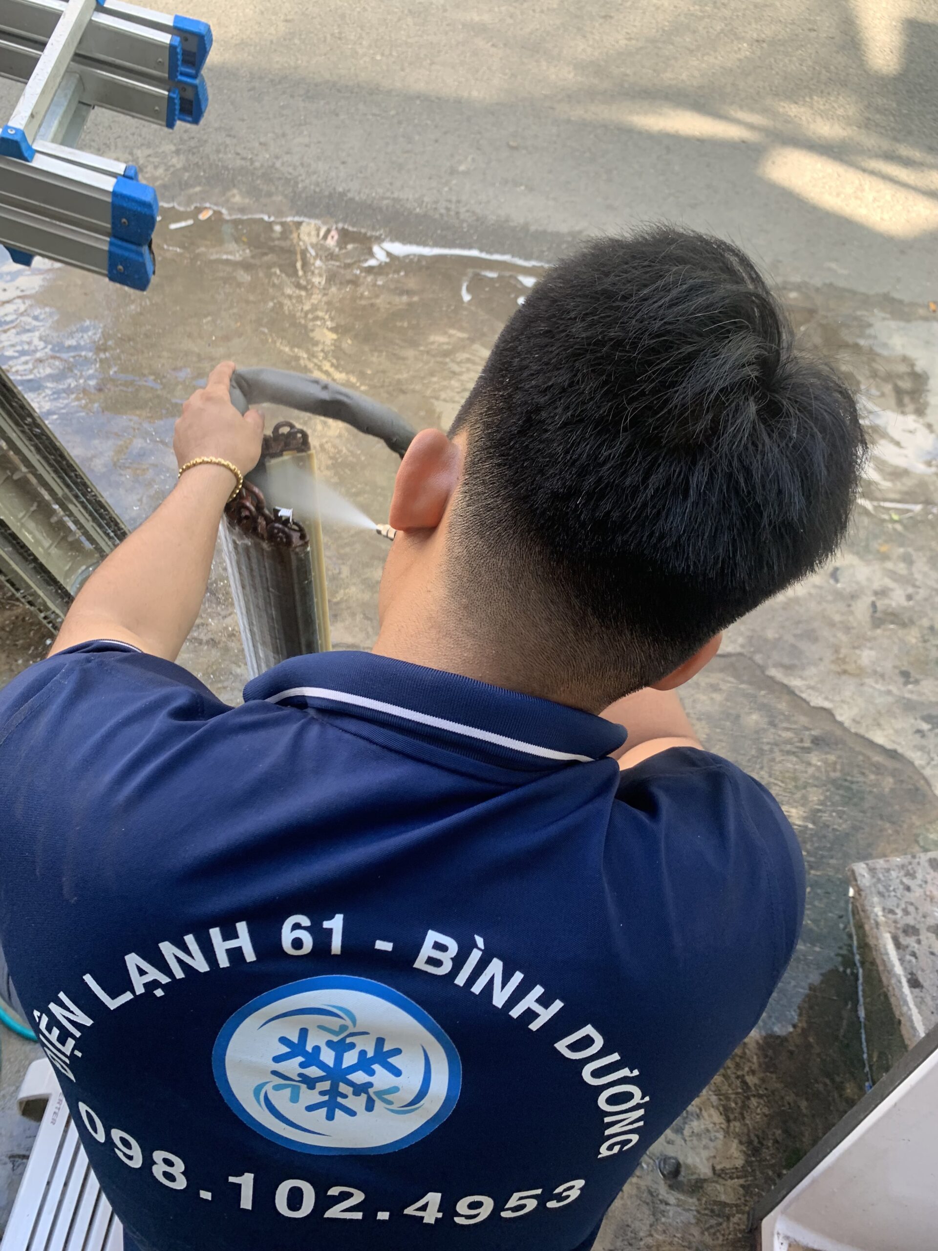 Vệ sinh và sửa máy lạnh tại Dĩ An sạch bong, trả lại luồng không khí trong lành