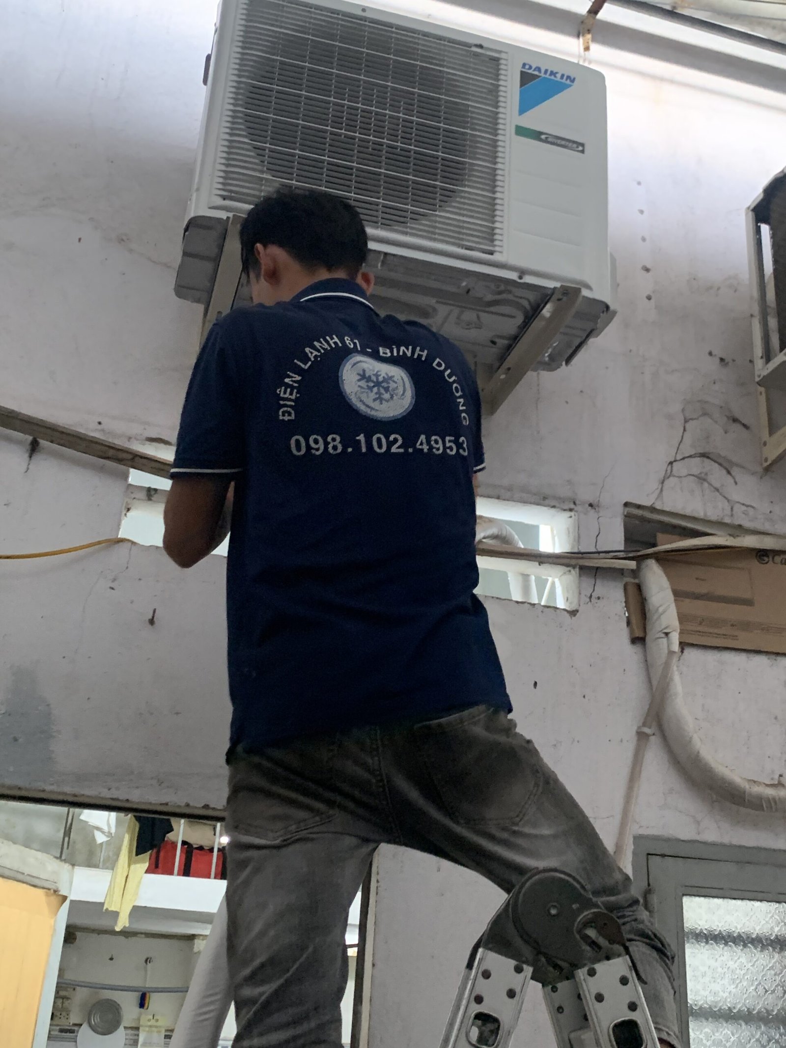 Kiểm tra máy lạnh Daikin tại khu trọ An Phú Thuận An