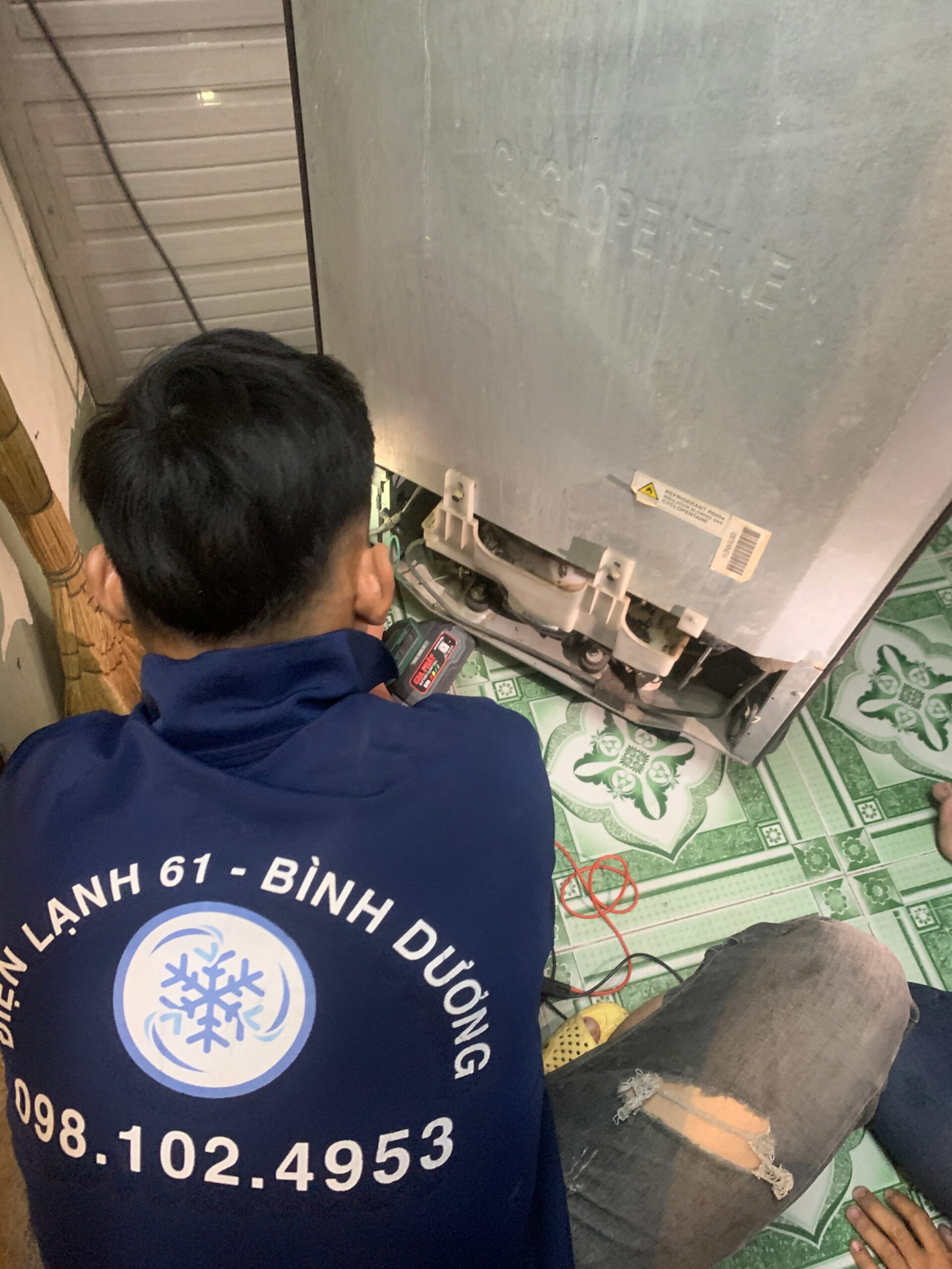 Bom-nap-gas-tu-lanh-dung-chuan-ky-thuat-dam-bao-do-lanh-sau-va-an-toan