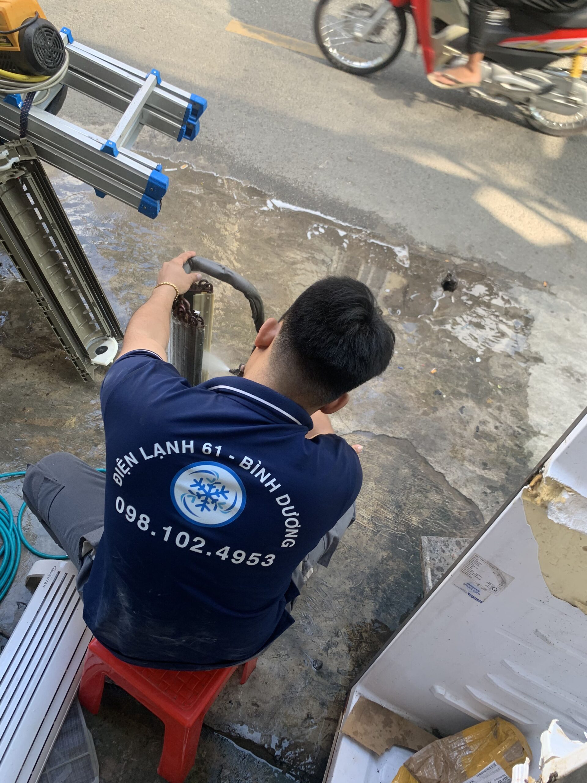 Cac-loai-may-lanh-khac-nhau-duoc-Dien-lanh-61-ve-sinh-tai-Binh-Duong Các loại máy lạnh khác nhau được Điện lạnh 61 vệ sinh tại Bình Dương
