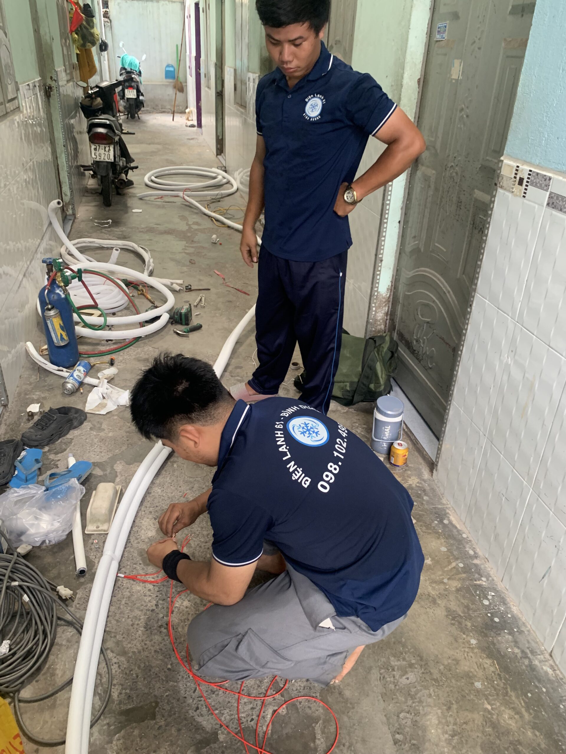 Chuyen-ve-sinh-may-lanh-treo-tuong-am-tran-tu-dung-cho-gia-dinh-va-cong-ty-tai-Thu-Dau-Mot Chuyên vệ sinh máy lạnh treo tường, âm trần, tủ đứng cho gia đình và công ty tại Thủ Dầu Một