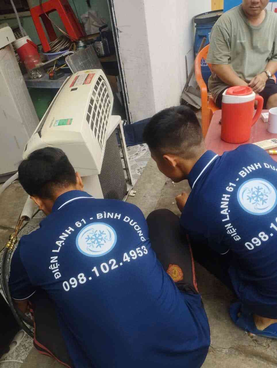 Dịch Vụ di dời máy lạnh điều hòa tại nhà ở Tân Uyên Dịch Vụ di dời máy lạnh điều hòa tại nhà ở Tân Uyên