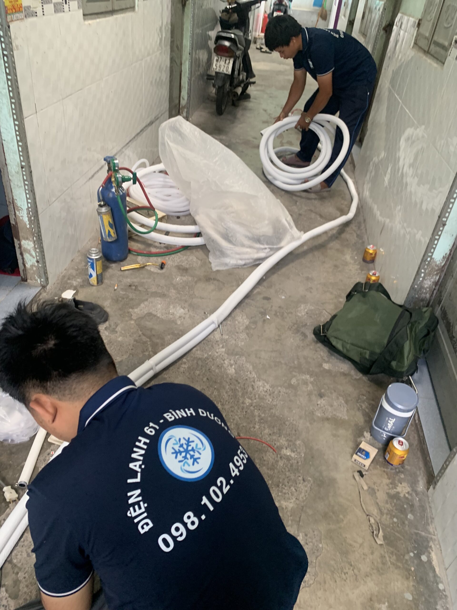 Khắc phục rò gas máy lạnh tiệm tạp hóa quận Thủ Đức