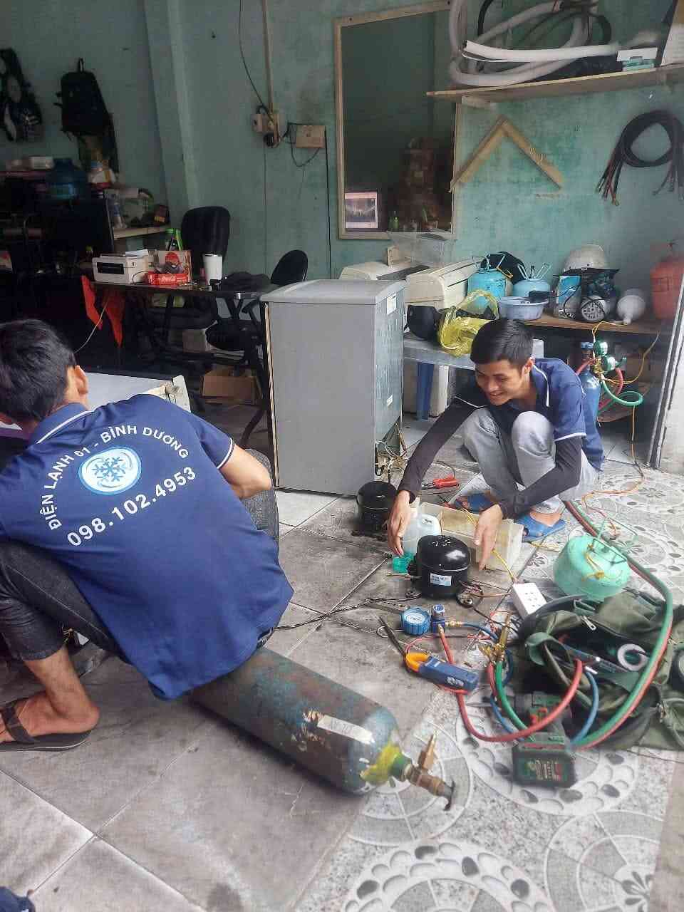 Kiểm tra hư hỏng tủ lạnh Mini