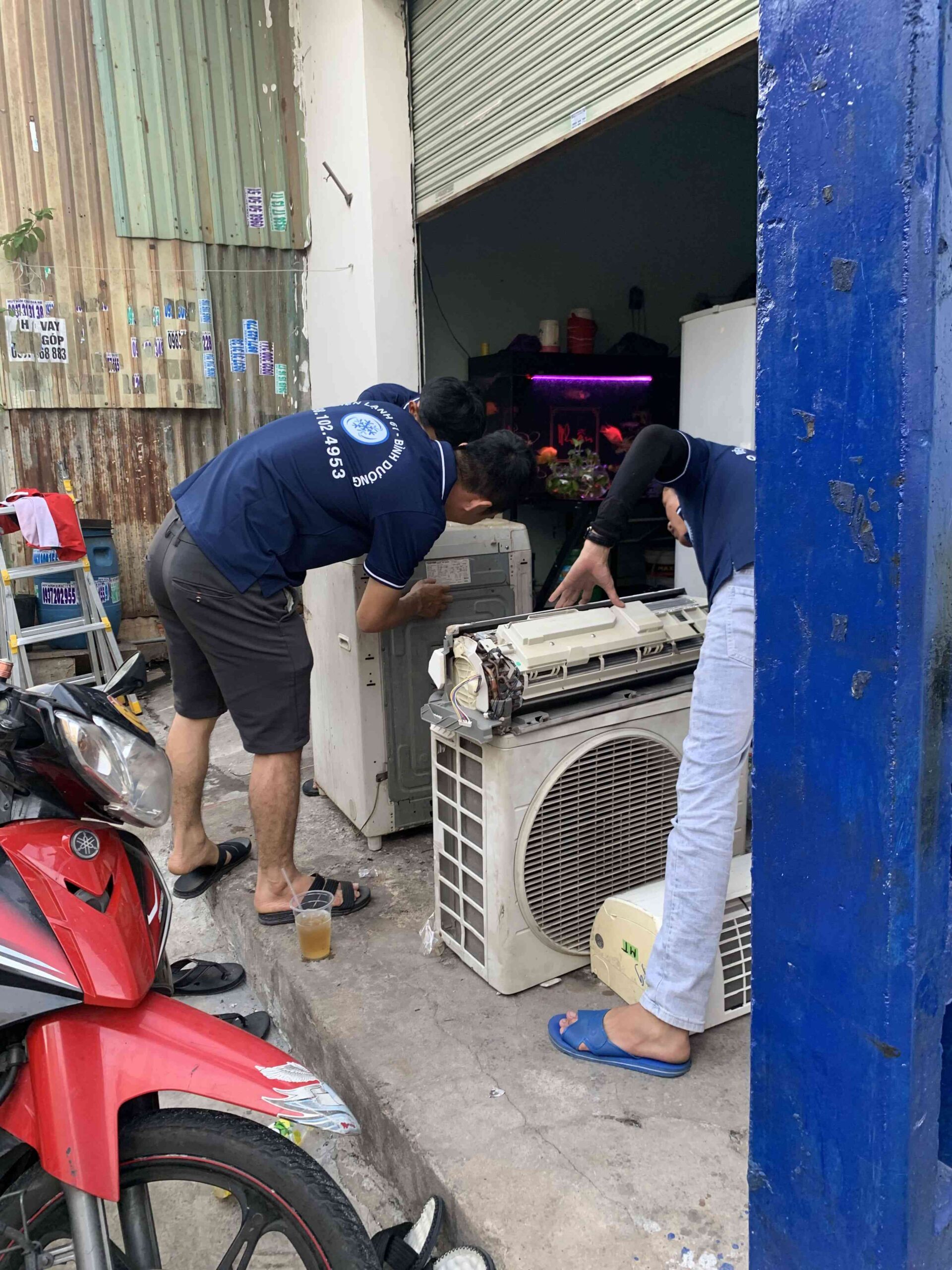 Ky-thuat-lap-dat-dan-nong-Vi-tri-khoang-cach-tieu-chuan-che-chan-nang-mua Kỹ thuật lắp đặt dàn nóng: Vị trí, khoảng cách tiêu chuẩn & che chắn nắng mưa