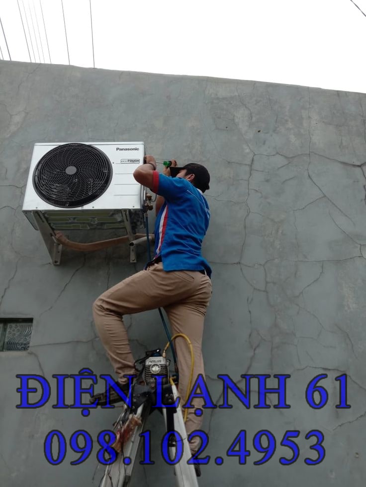 Kỹ thuật viên tư vấn cách sử dụng và bảo dưỡng máy lạnh tại Thủ Đức Kỹ thuật viên tư vấn cách sử dụng và bảo dưỡng máy lạnh tại Thủ Đức