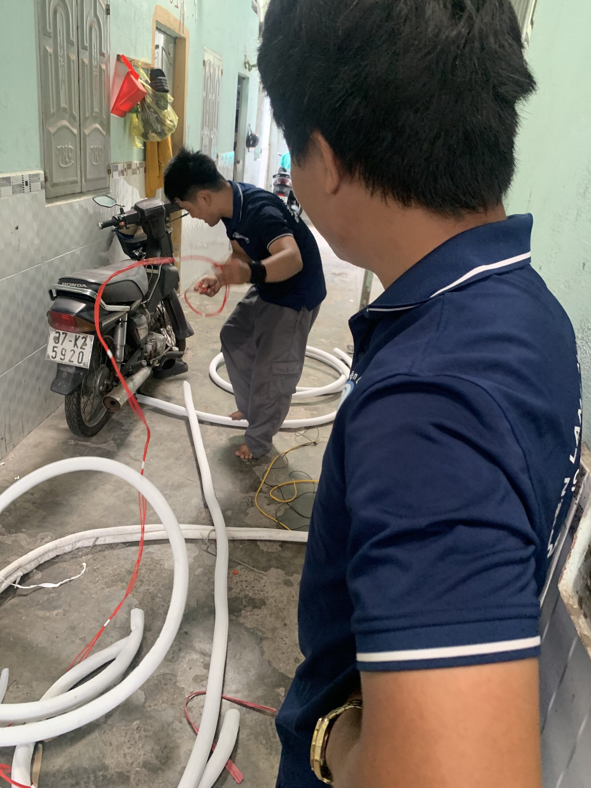 Loai-bo-triet-de-nam-moc-vi-khuan-gay-benh-bang-dich-vu-ve-sinh-may-lanh-tai-Thu-Dau-Mot Loại bỏ triệt để nấm mốc, vi khuẩn gây bệnh bằng dịch vụ vệ sinh máy lạnh tại Thủ Dầu Một