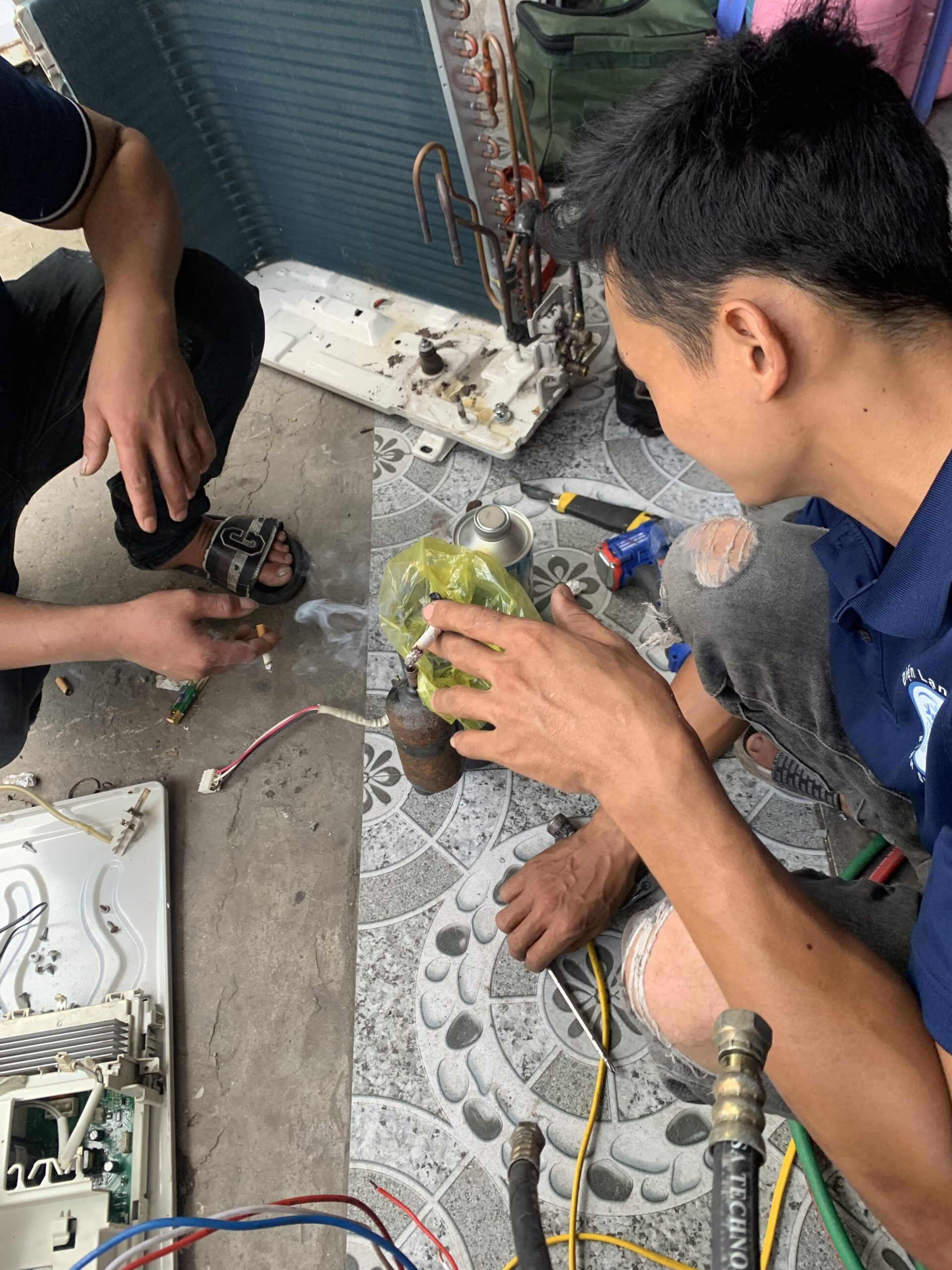 Sua-tu-lanh-keu-to-khi-van-hanh-cho-khach-o-Thu-Dau-Mot-Binh-Duong Sửa tủ lạnh kêu to khi vận hành cho khách ở Thủ Dầu Một Bình Dương