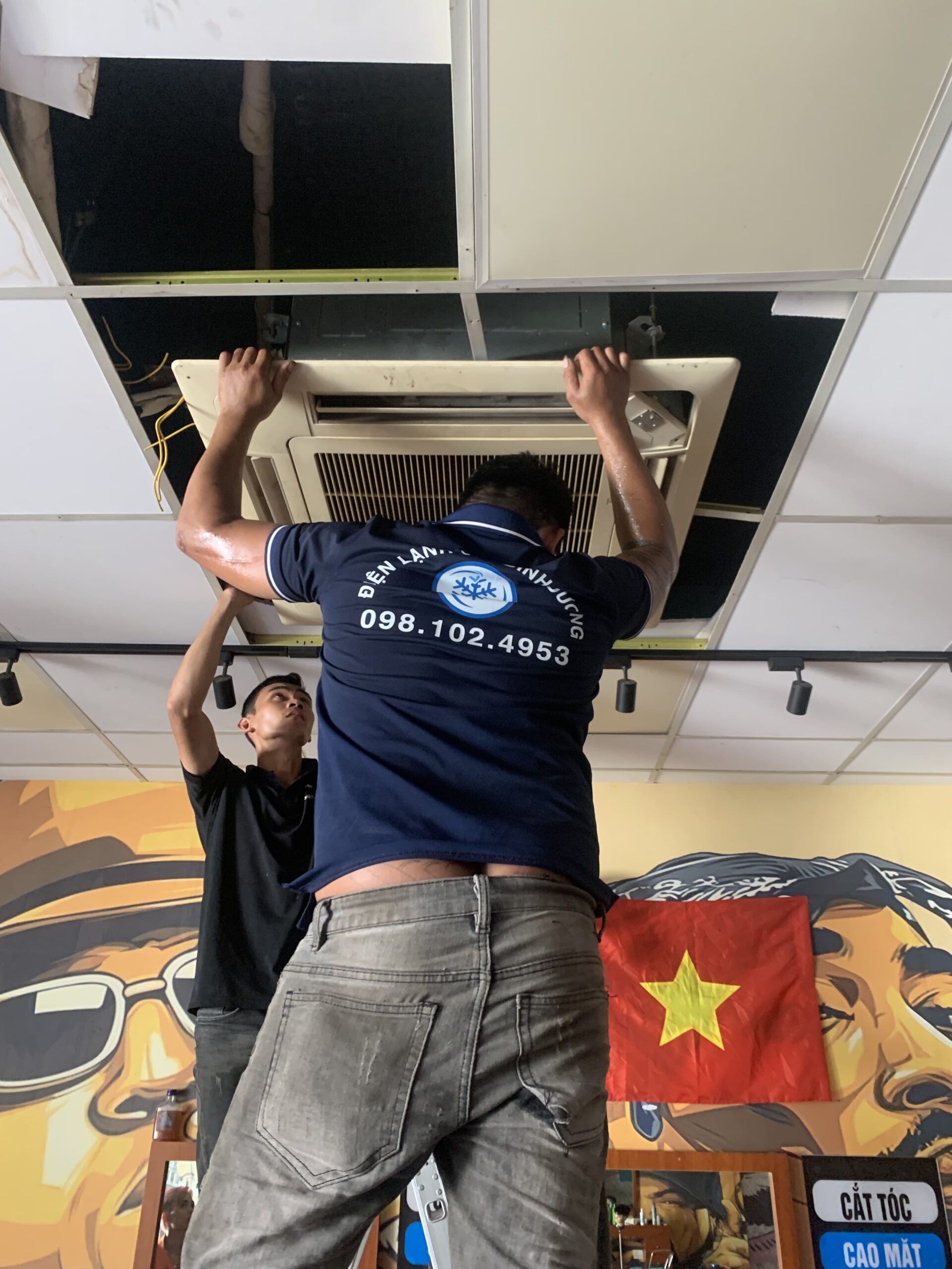 Tháo lắp máy lạnh công nghiệp Tại Tân Uyên Tháo lắp máy lạnh công nghiệp Tại Tân Uyên