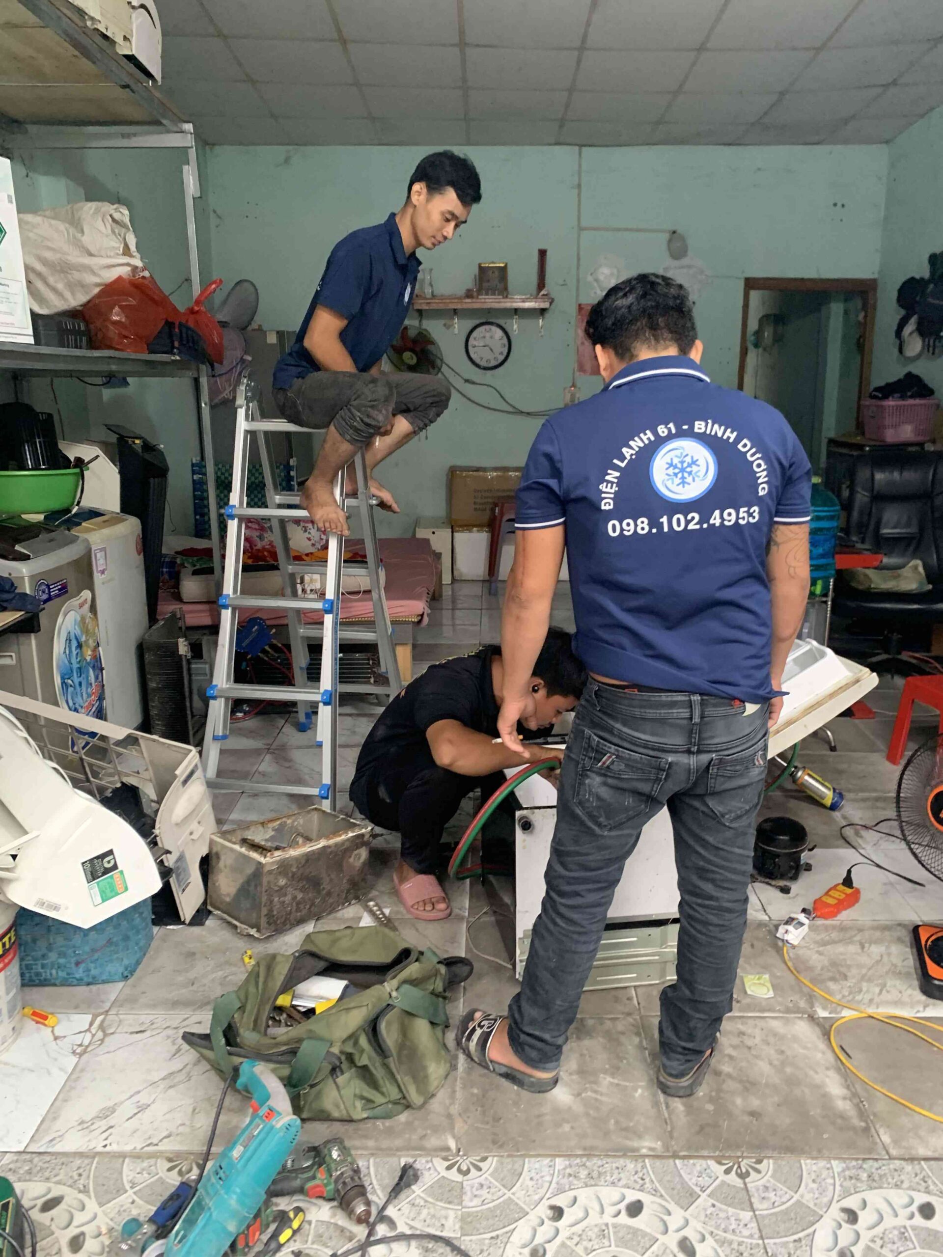 Vệ sinh tủ lạnh cho khách ở chánh nghĩa Thủ Dầu Một Vệ sinh tủ lạnh cho khách ở chánh nghĩa Thủ Dầu Một