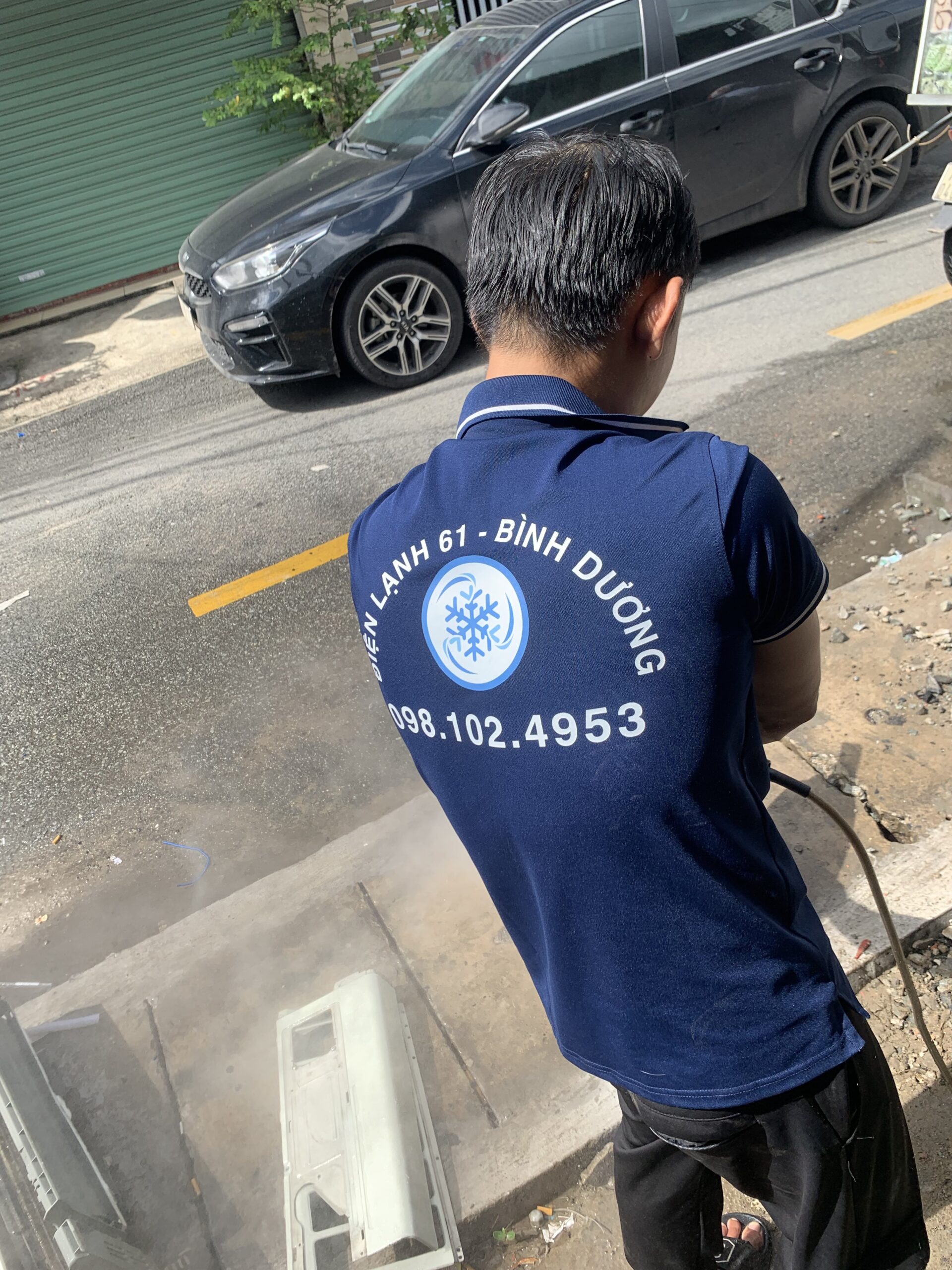 Rửa máy lạnh tại nhà Tân Uyên Điện Lạnh 61