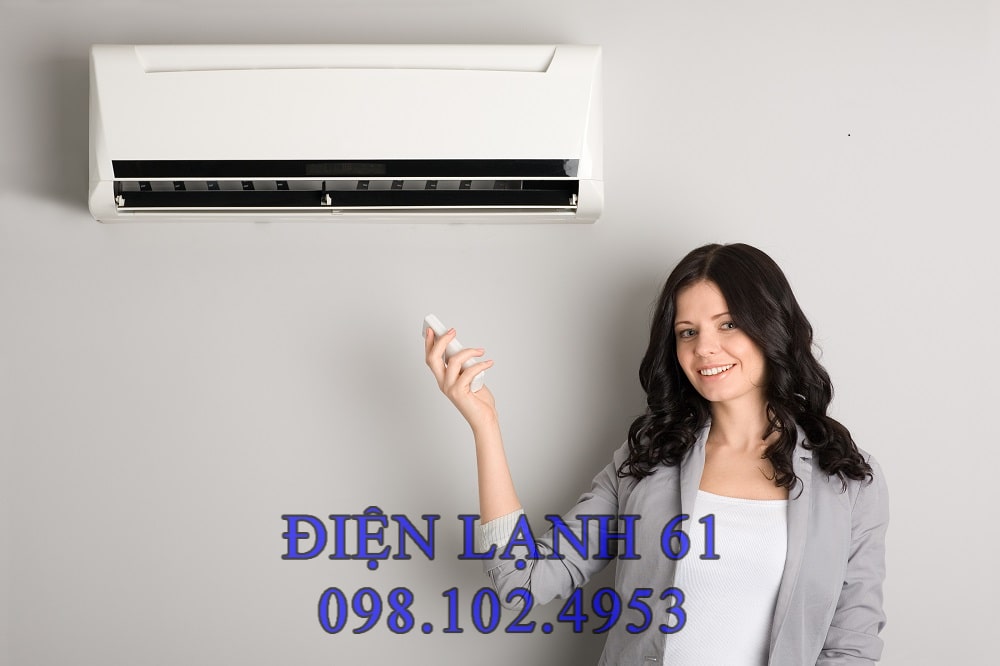 Thay pin remote máy lạnh để khởi động máy Thay pin remote máy lạnh để khởi động máy
