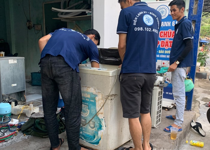 Vệ Sinh Máy Giặt Tại Điện Lạnh 61