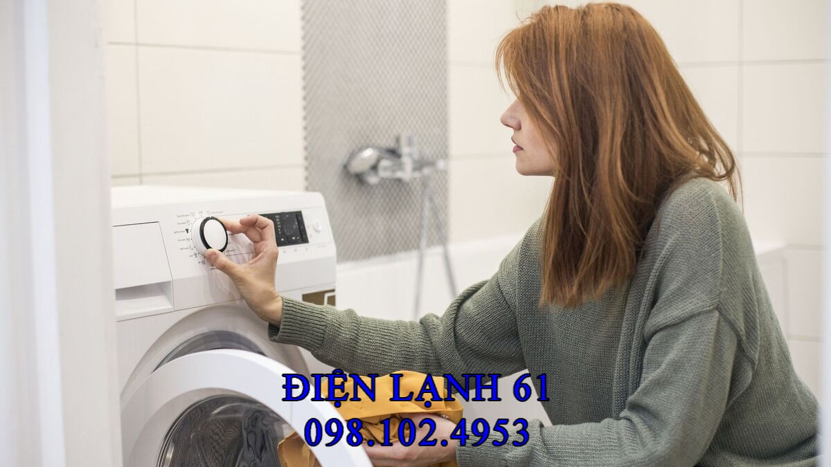 Cách kiểm tra nguồn điện và khóa cửa máy giặt tại nhà Cách kiểm tra nguồn điện và khóa cửa máy giặt tại nhà