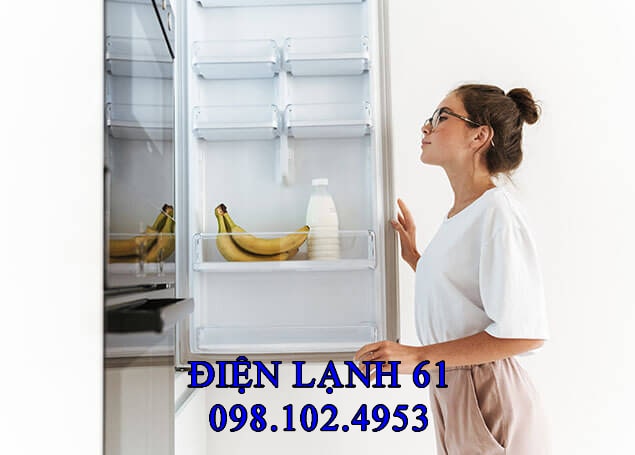 Ngan-mat-tu-lanh-co-cac-hop-dung-thuc-pham-nhua-trong-suot-de-quan-sat Ngăn mát tủ lạnh có các hộp đựng thực phẩm nhựa trong suốt dễ quan sát