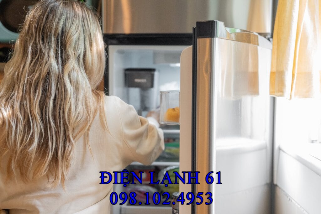 Vi-tri-dat-tu-lanh-cach-tuong-10-cm-de-dam-bao-thong-gio-tot Vị trí đặt tủ lạnh cách tường 10 cm để đảm bảo thông gió tốt