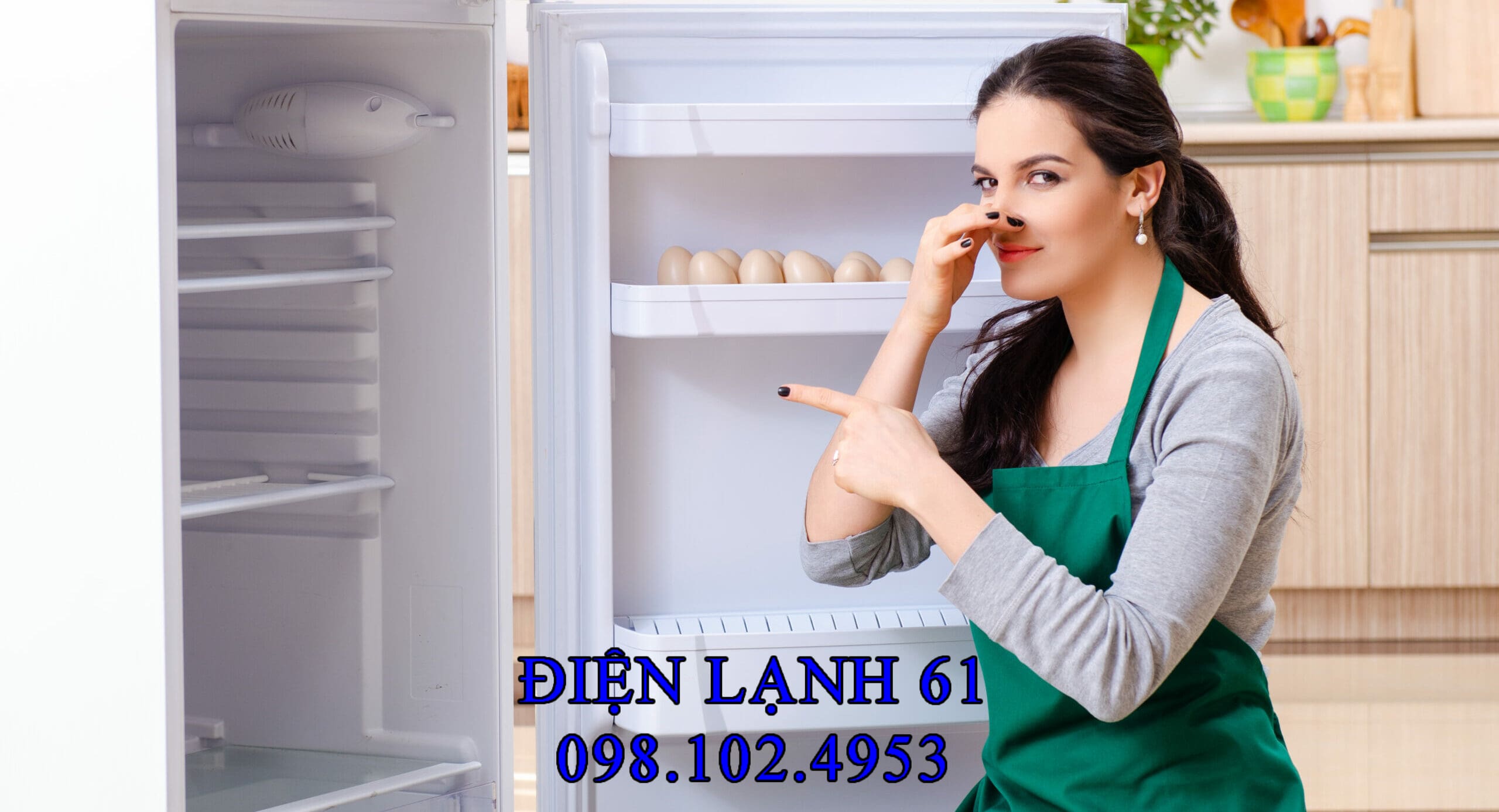 Bát baking soda được đặt trong tủ lạnh để khử mùi