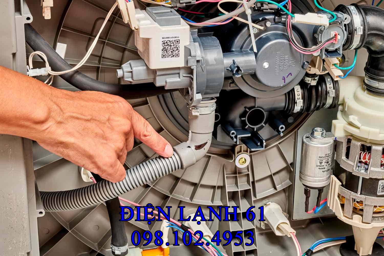 Điện lạnh 61 sửa máy rửa chén kêu to, rung lắc tại Dĩ An