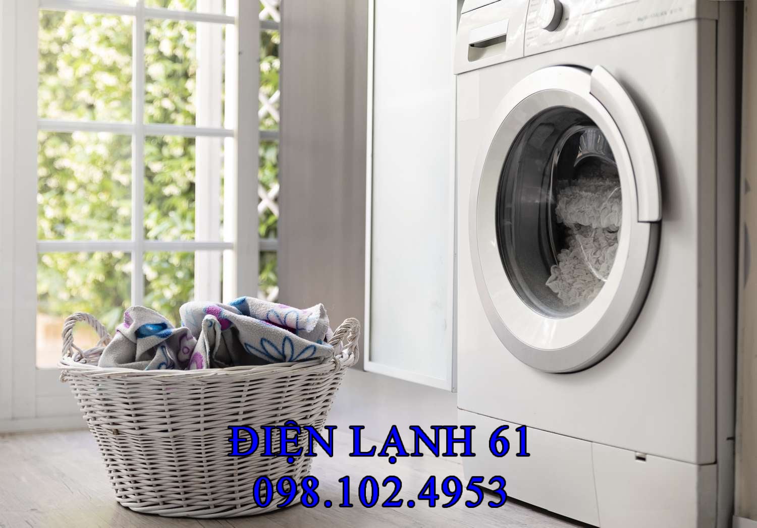 Lồng giặt máy cửa trước quay êm ái, ít rung lắc khi vận hành