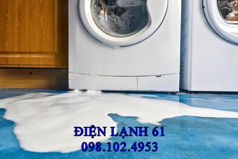Máy giặt tràn bọt do sử dụng quá nhiều bột giặt