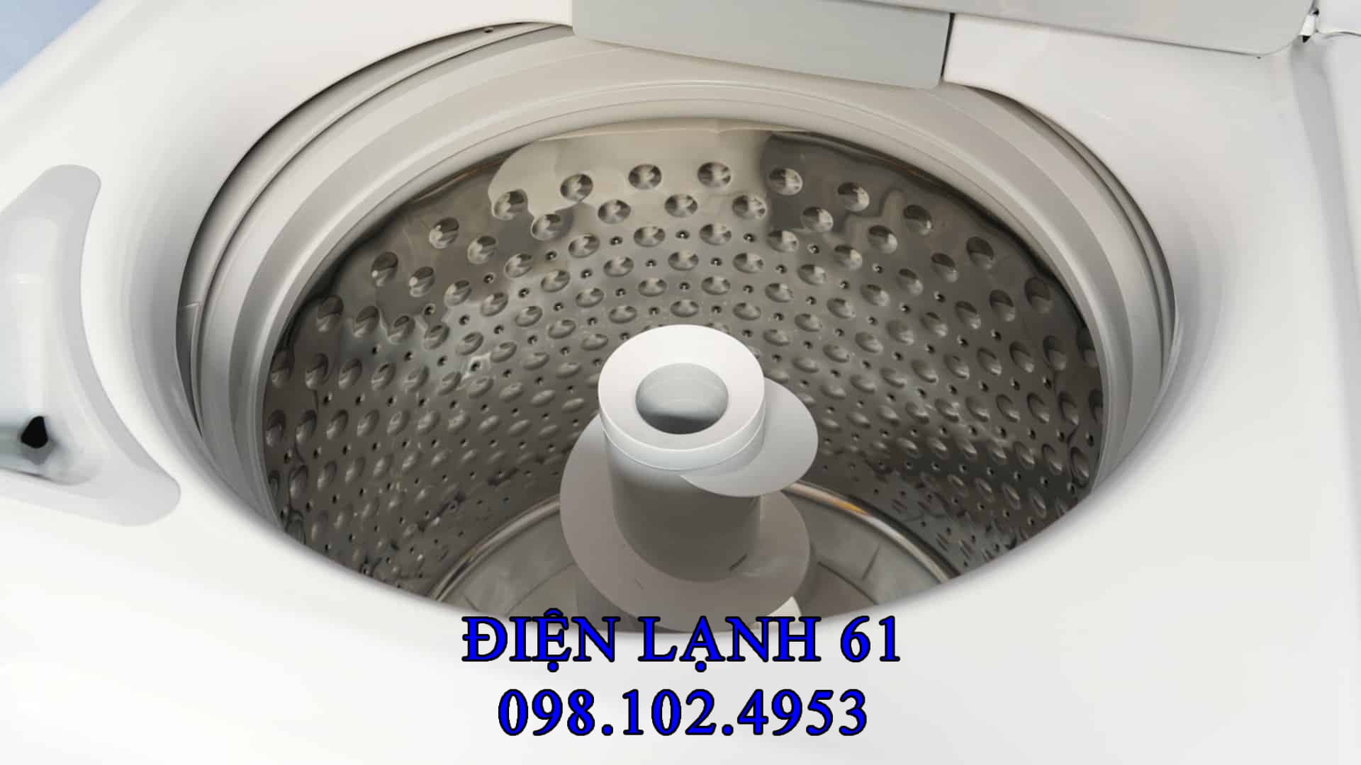 Ống thoát nước máy giặt bị kẹt cặn bẩn