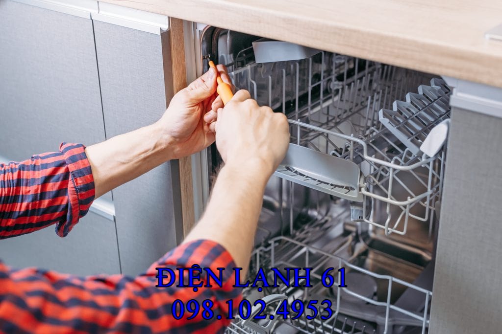 Sửa lỗi rò rỉ nước máy rửa chén Dĩ An tại Bình Dương
