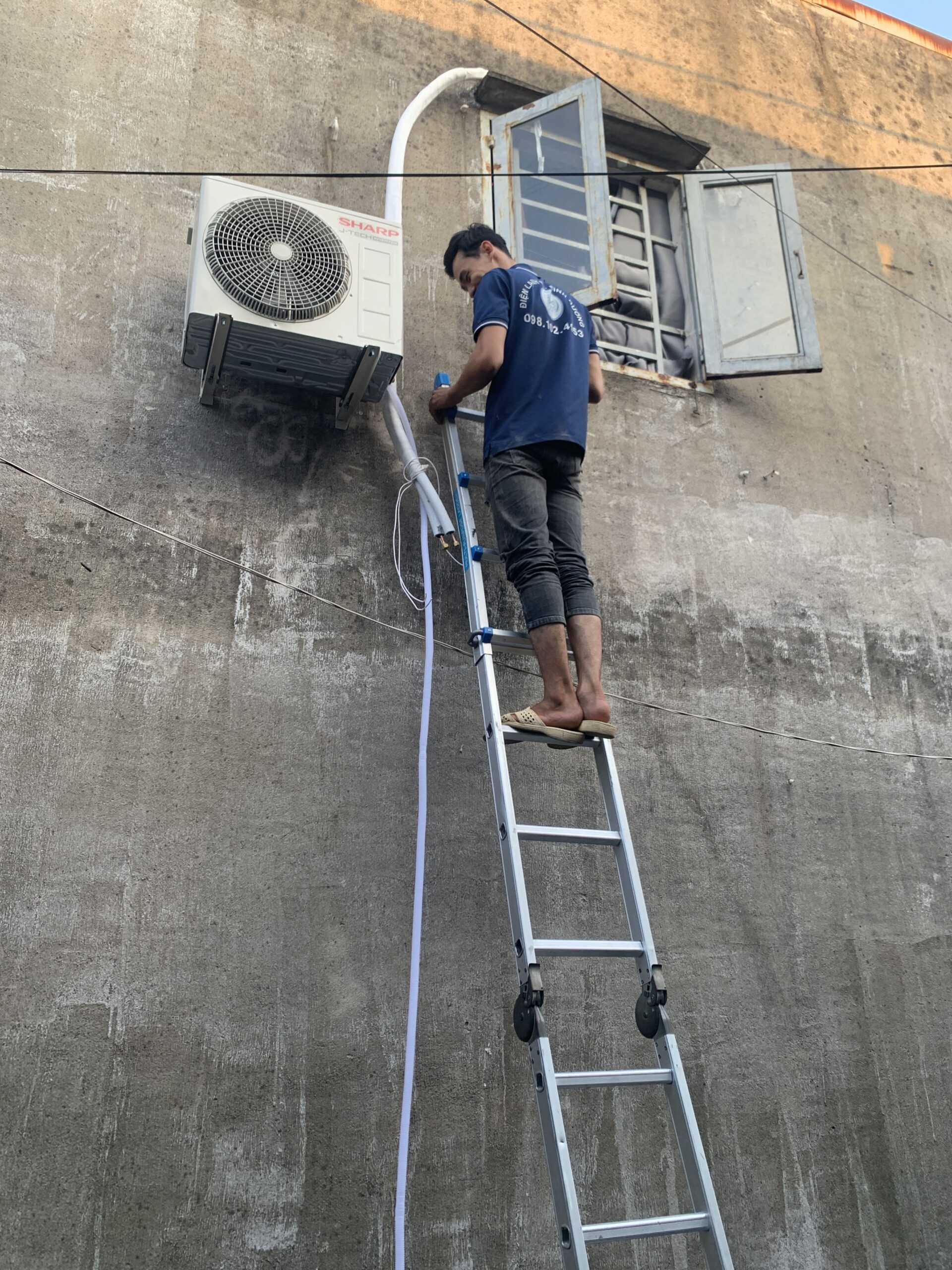 Dịch vụ sửa máy lạnh tự bật tắt liên tục chuyên nghiệp tại nhà ở Bình Dương