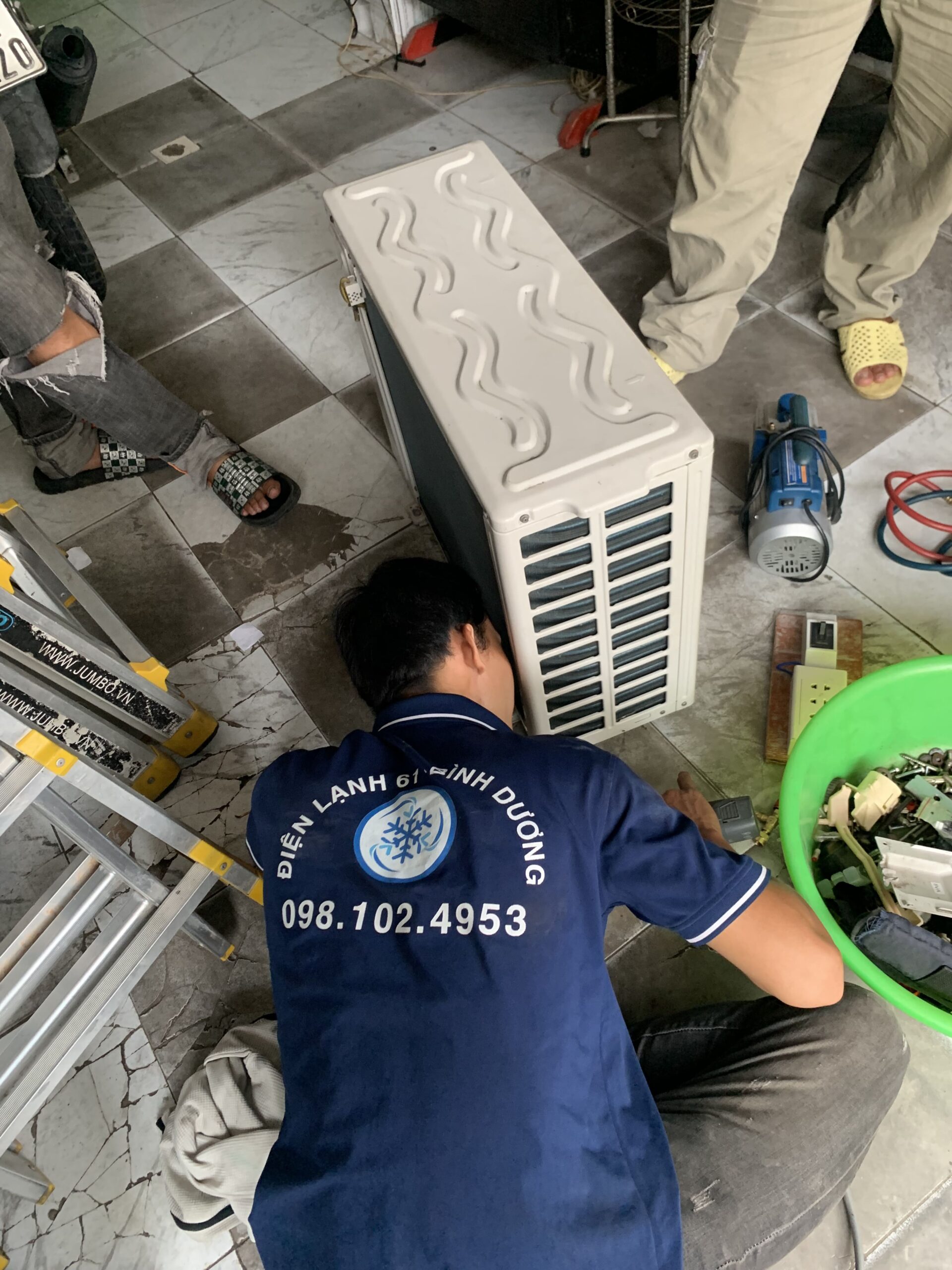 Khắc phục lỗi hỏng tụ khởi động và sự cố điện làm máy lạnh chạy 5 phút lại ngắt