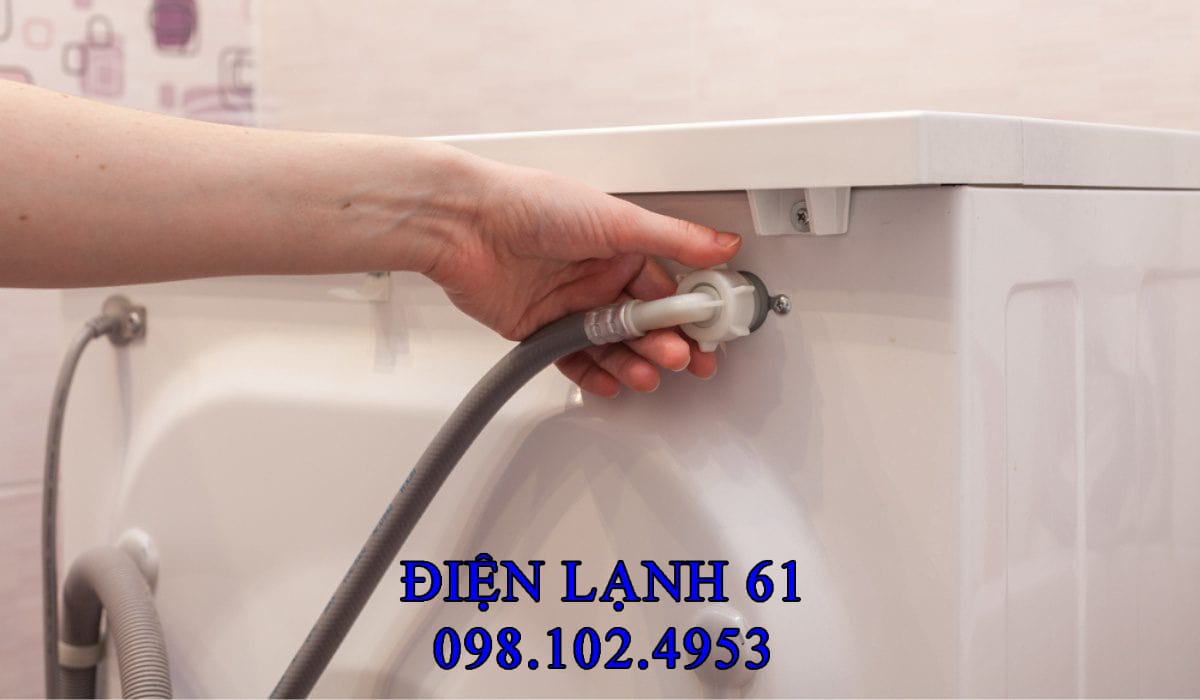 Cách lắp ống cấp nước vào máy giặt một cách chắc chắn để tránh rò rỉ