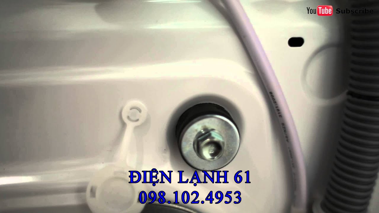 Hướng dẫn tháo ốc vận chuyển phía sau máy giặt cửa trước - bước quan trọng nhất khi lắp đặt