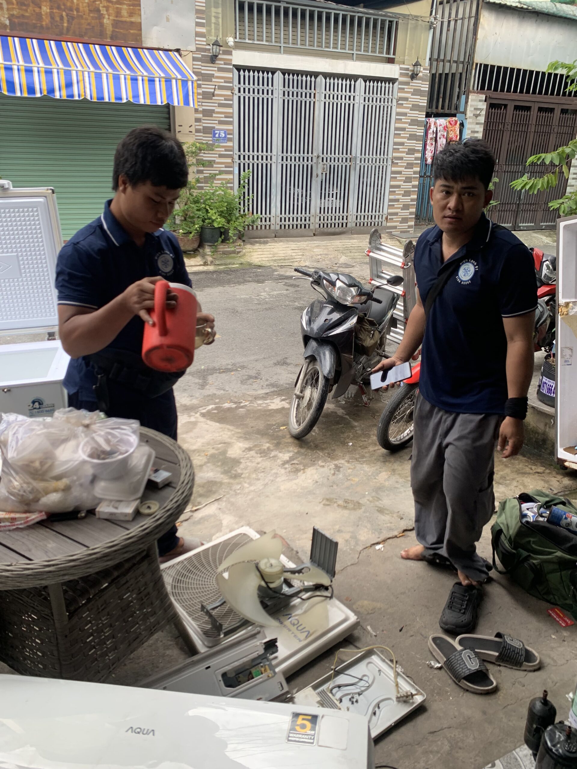 Đội ngũ thợ sửa máy lạnh lành nghề, giàu kinh nghiệm tại Điện Lạnh 61
