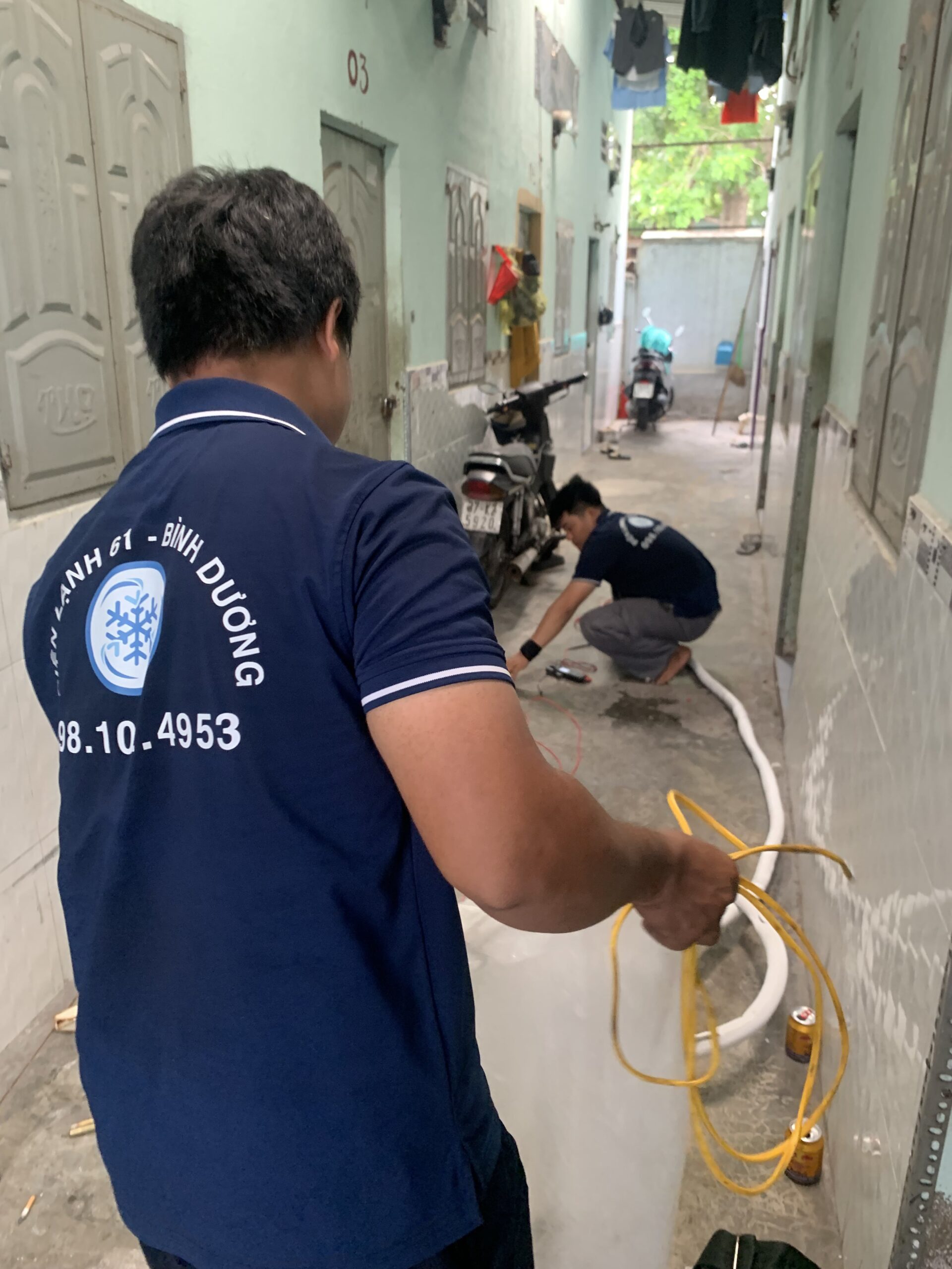 Hàn nối ống đồng và bọc cách nhiệt sau lắp