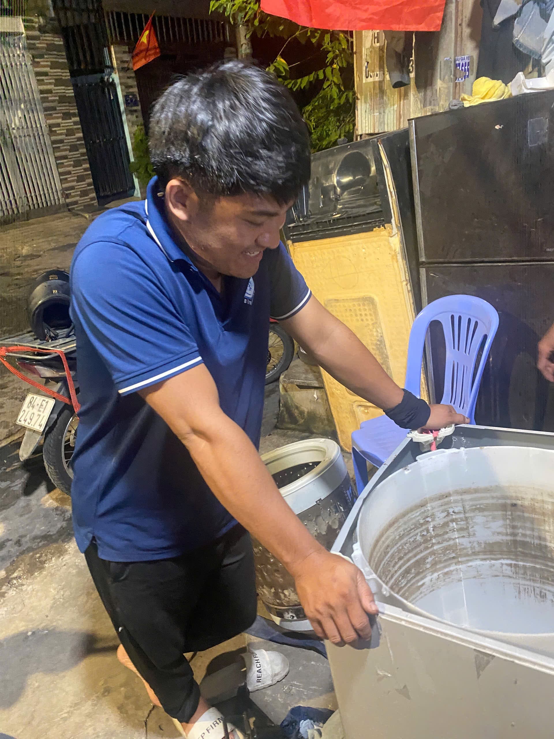 Làm sạch gioăng cao su, khử mùi mốc cho máy giặt khu vực Tân Đông Hiệp – Dĩ An