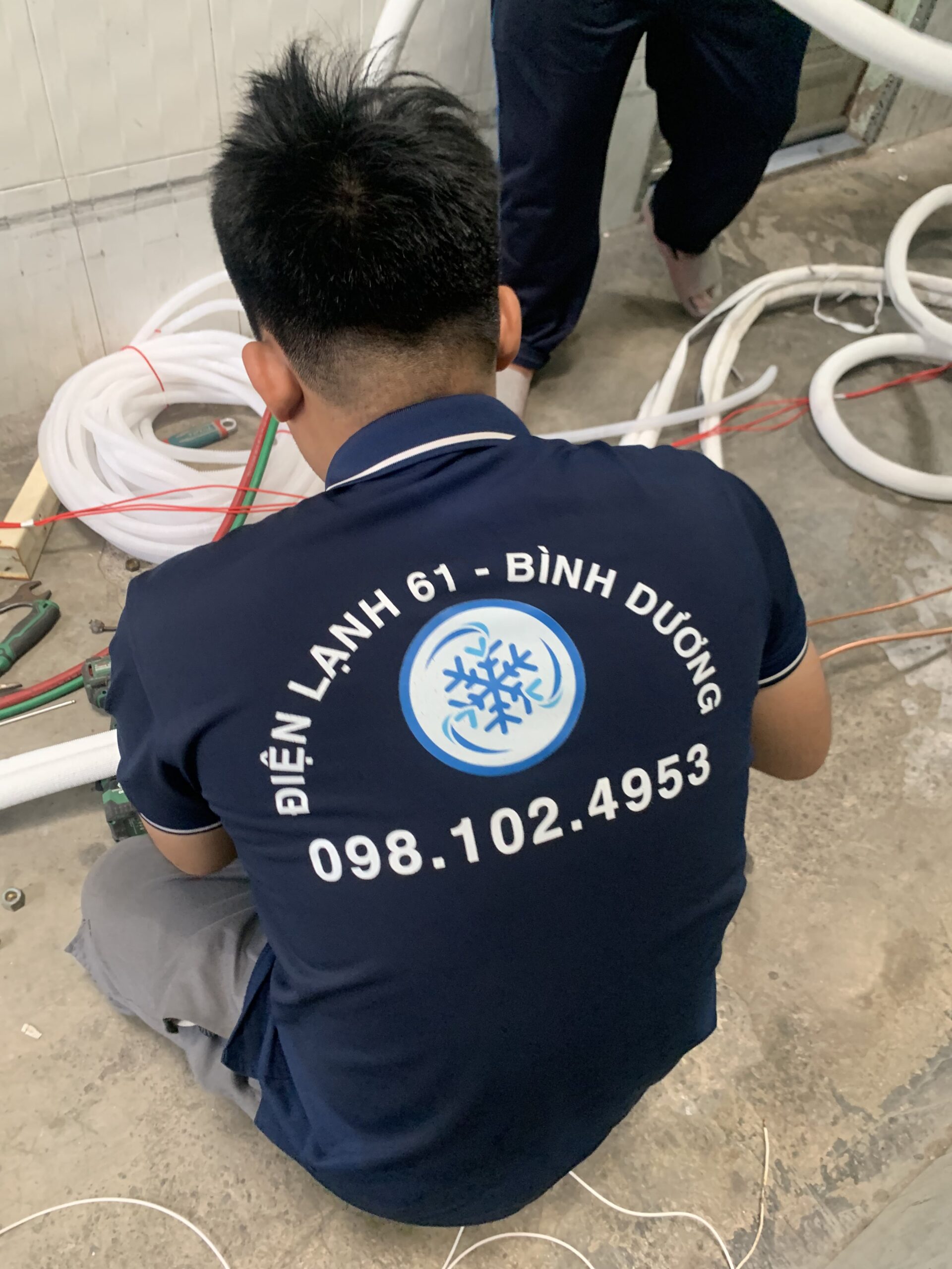 Lap-may-lanh-cho-phong-khach-chung-cu-tai-Dong-Hoa-gon-nhe-tham-my Lắp máy lạnh cho phòng khách chung cư tại Đông Hòa — gọn nhẹ, thẩm mỹ