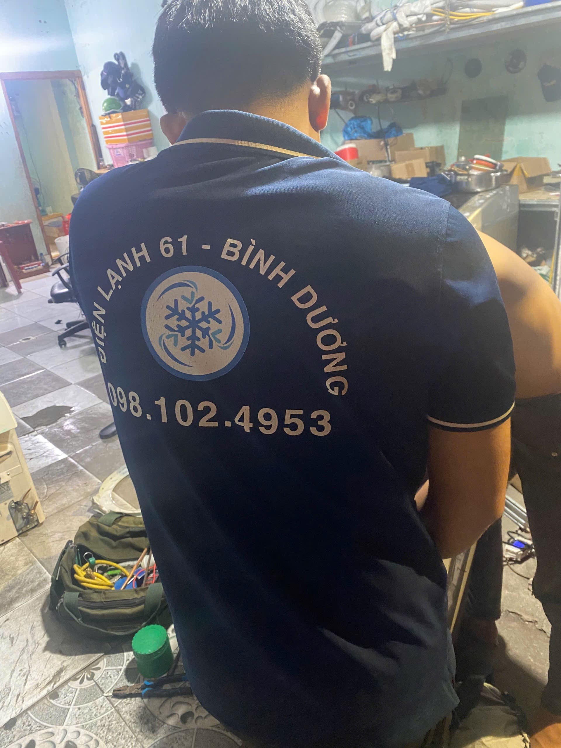Sửa chữa tủ lạnh không lạnh, mất lạnh tại nhà khách hàng Lái Thiêu