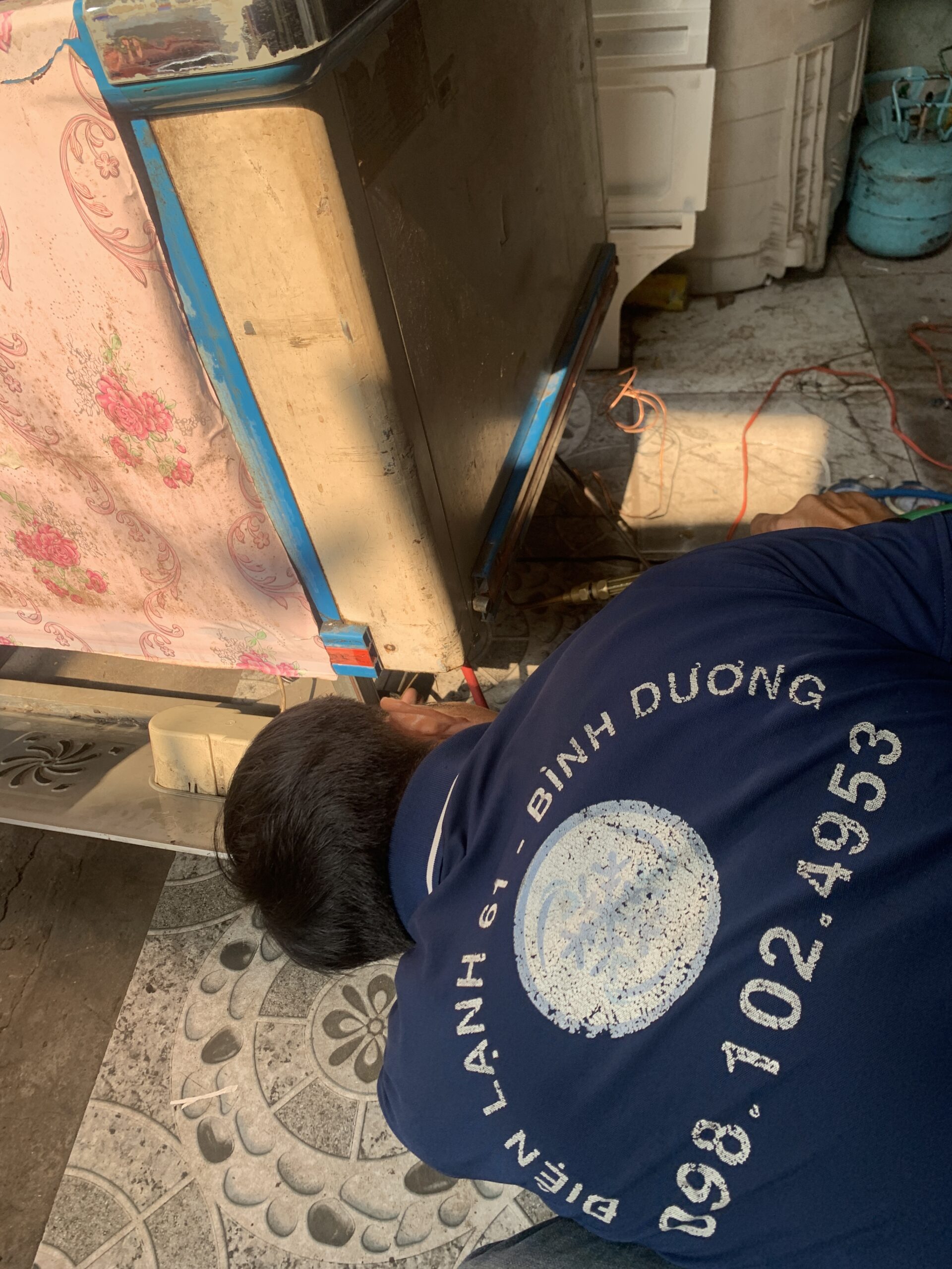 Sửa tủ đông tủ mát Dĩ An chuyên nghiệp từ điện lạnh 61 có mặt nhanh chóng