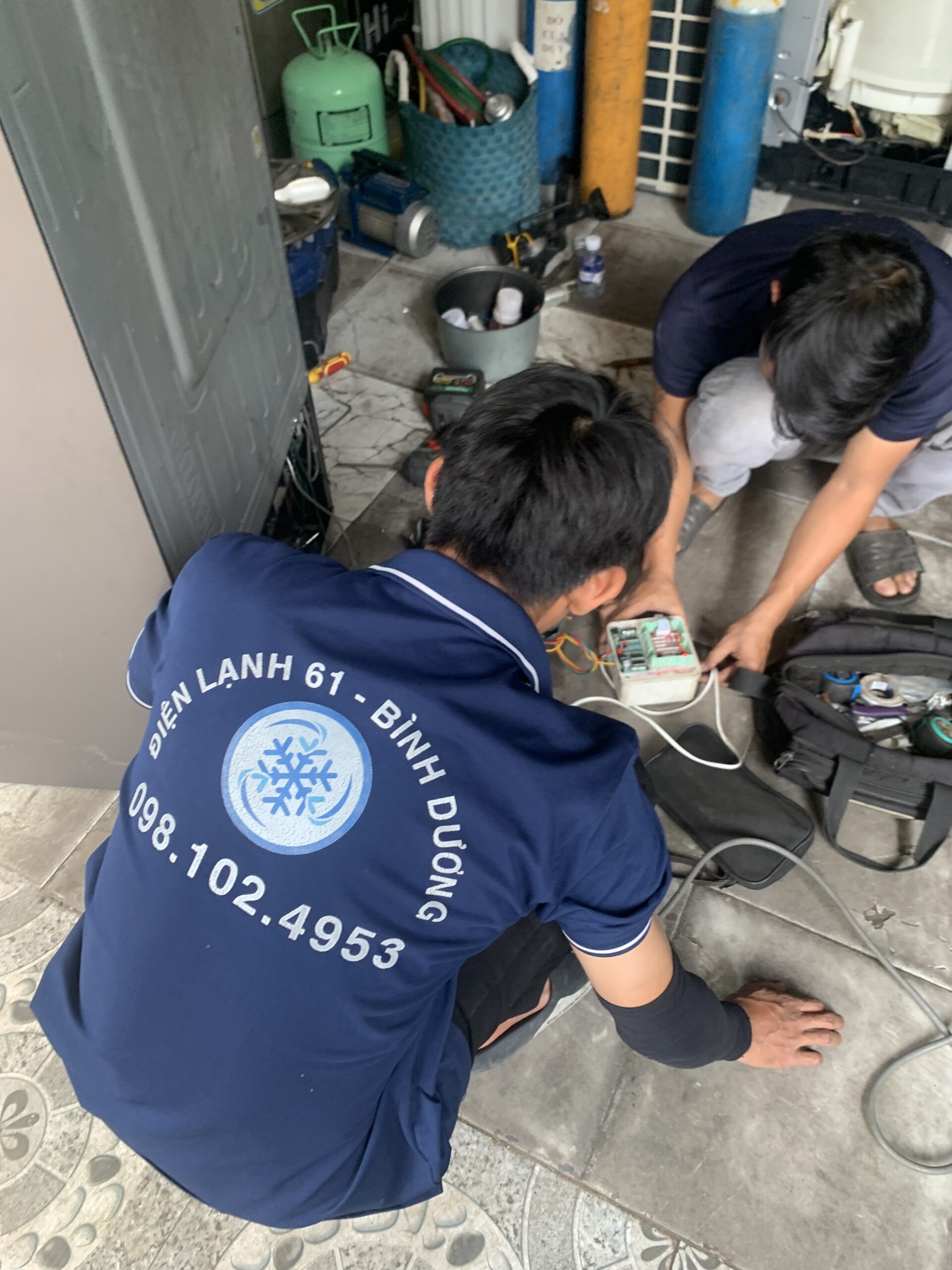 Thay-loc-tu-lanh-chinh-hang-tai-Tan-Dong-Hiep-Di-An-Binh-Duong Thay lốc tủ lạnh chính hãng tại Tân Đông Hiệp Dĩ An Bình Dương