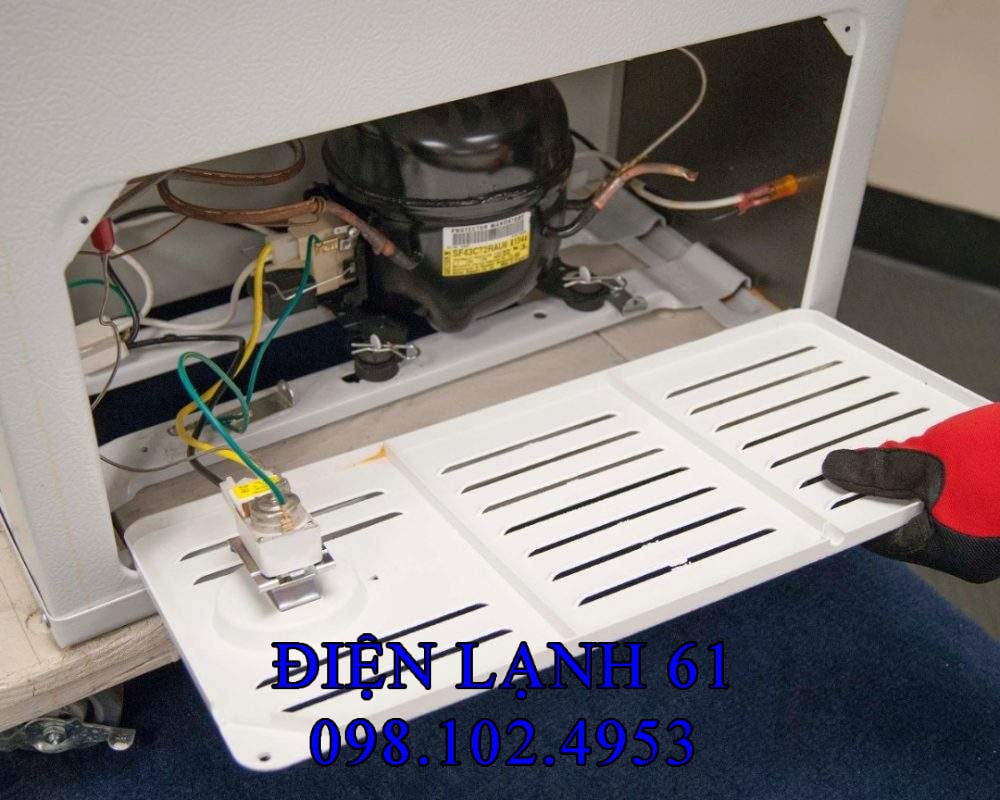 Tủ mát được sửa chữa tại Điện Lạnh 61 Dĩ An