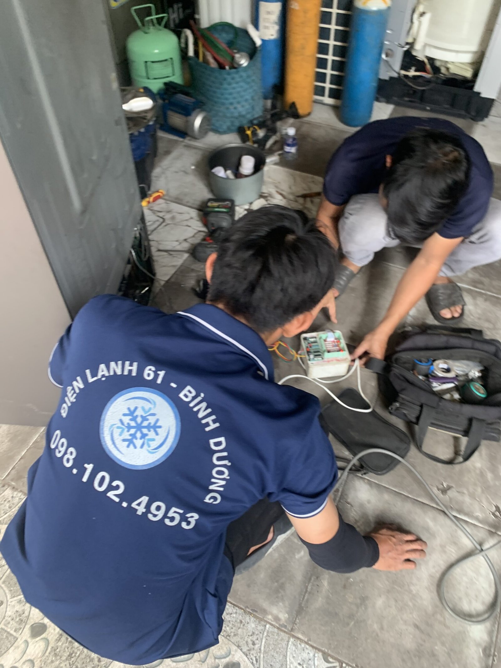 Sửa chữa tủ lạnh ở Đông Hòa thay máy nén