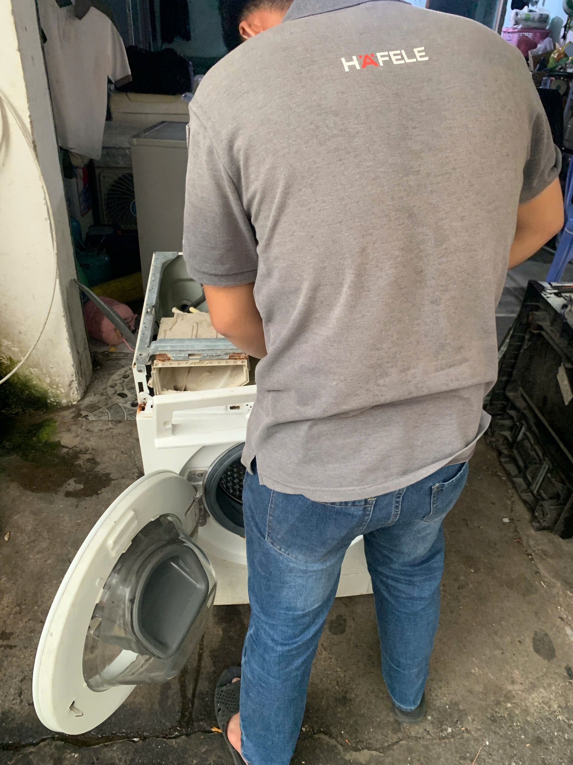 Thợ chuyên sửa máy giặt cửa ngang (lồng ngang) tại khu vực Đông Hòa Bình Dương